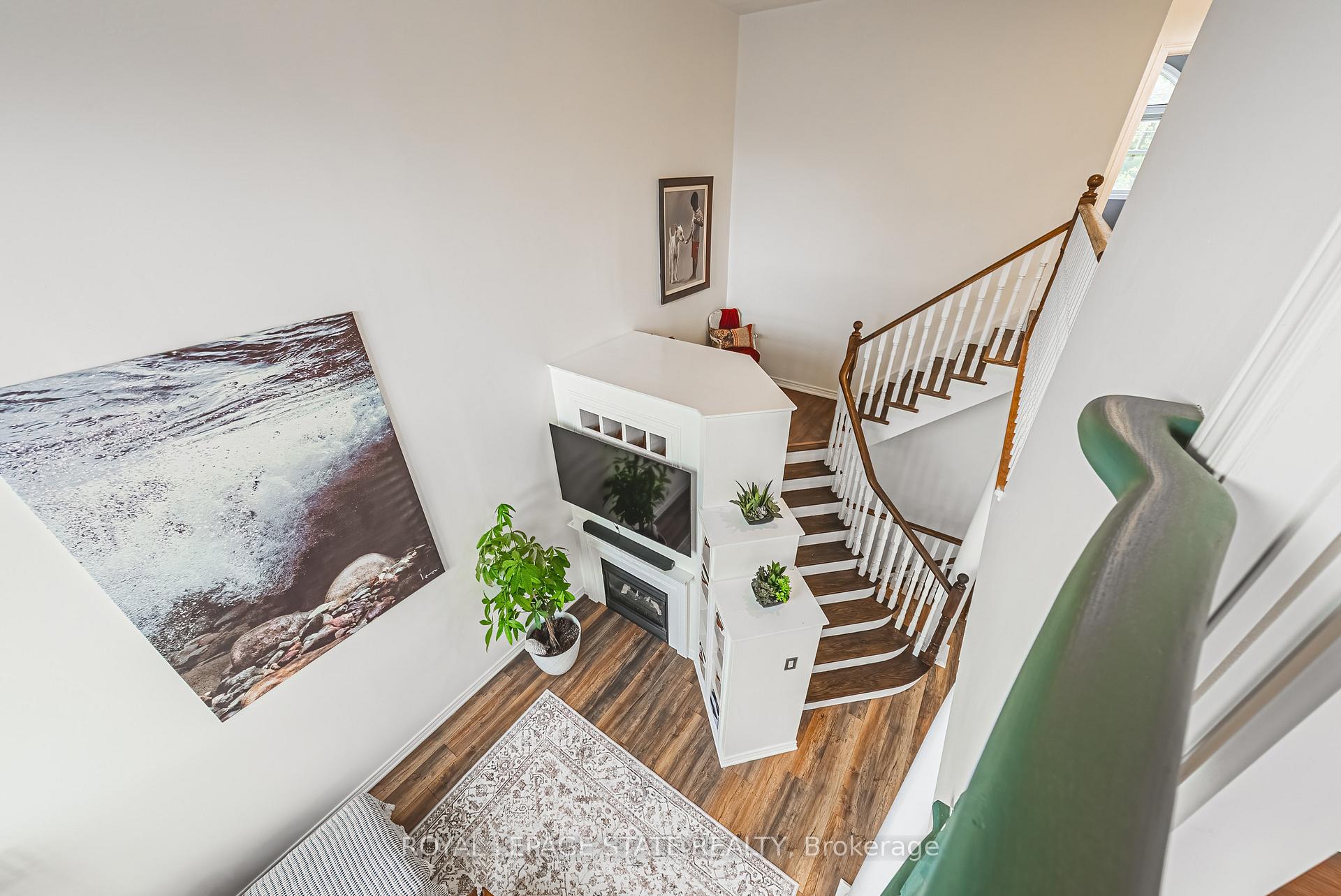 Photo 17 of 95 Livingstone Drive, Hamilton, Dundas — HOMEH