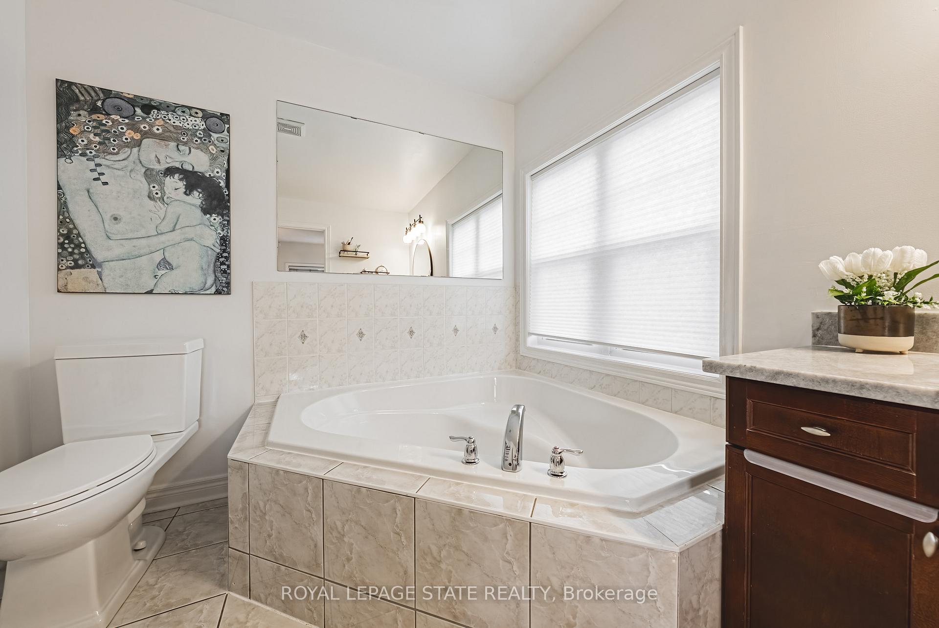 Photo 24 of 95 Livingstone Drive, Hamilton, Dundas — HOMEH
