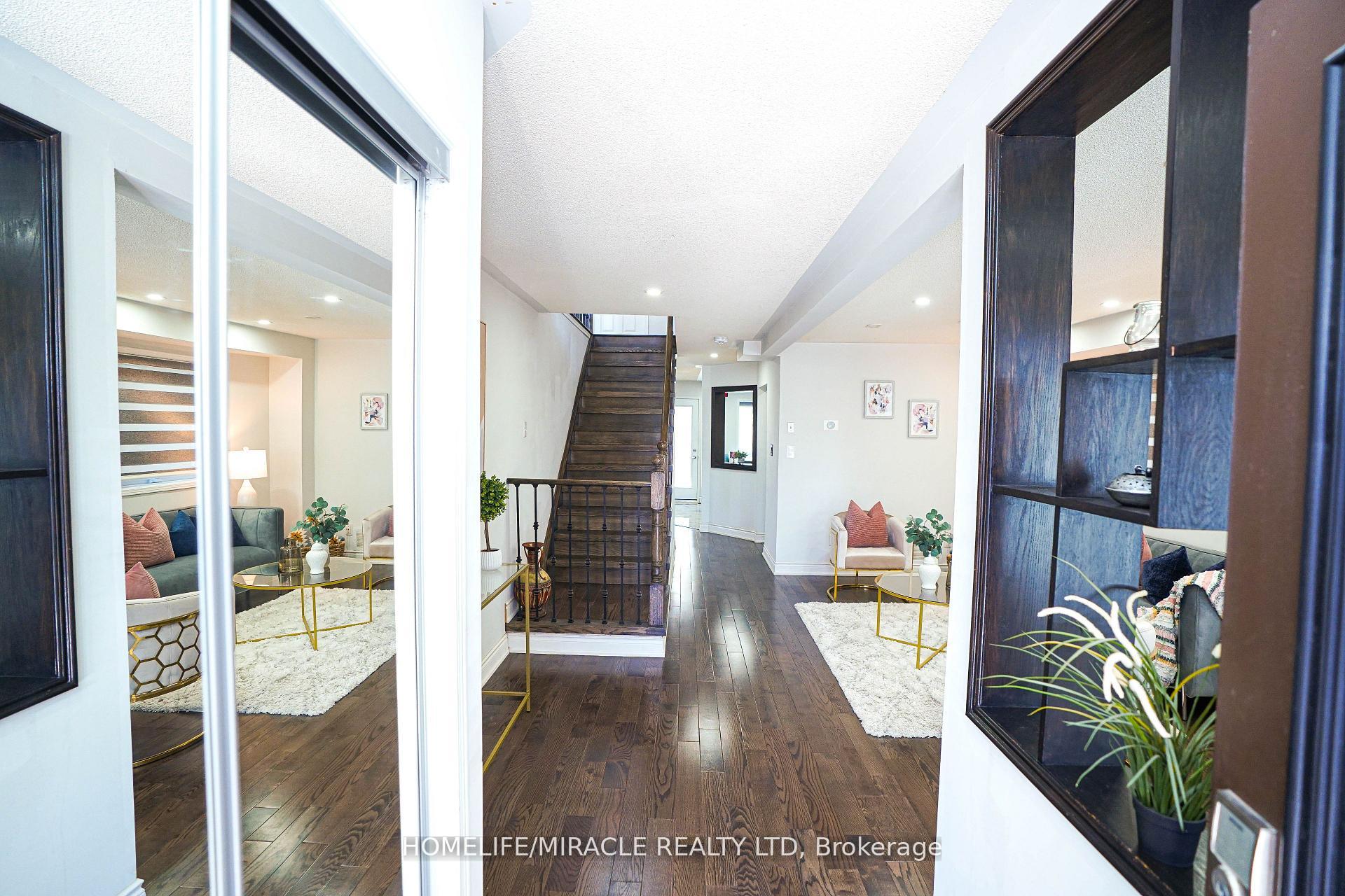 Photo 14 of 23 Hollowgrove Boulevard, Brampton, Vales of Castlemore — HOMEH