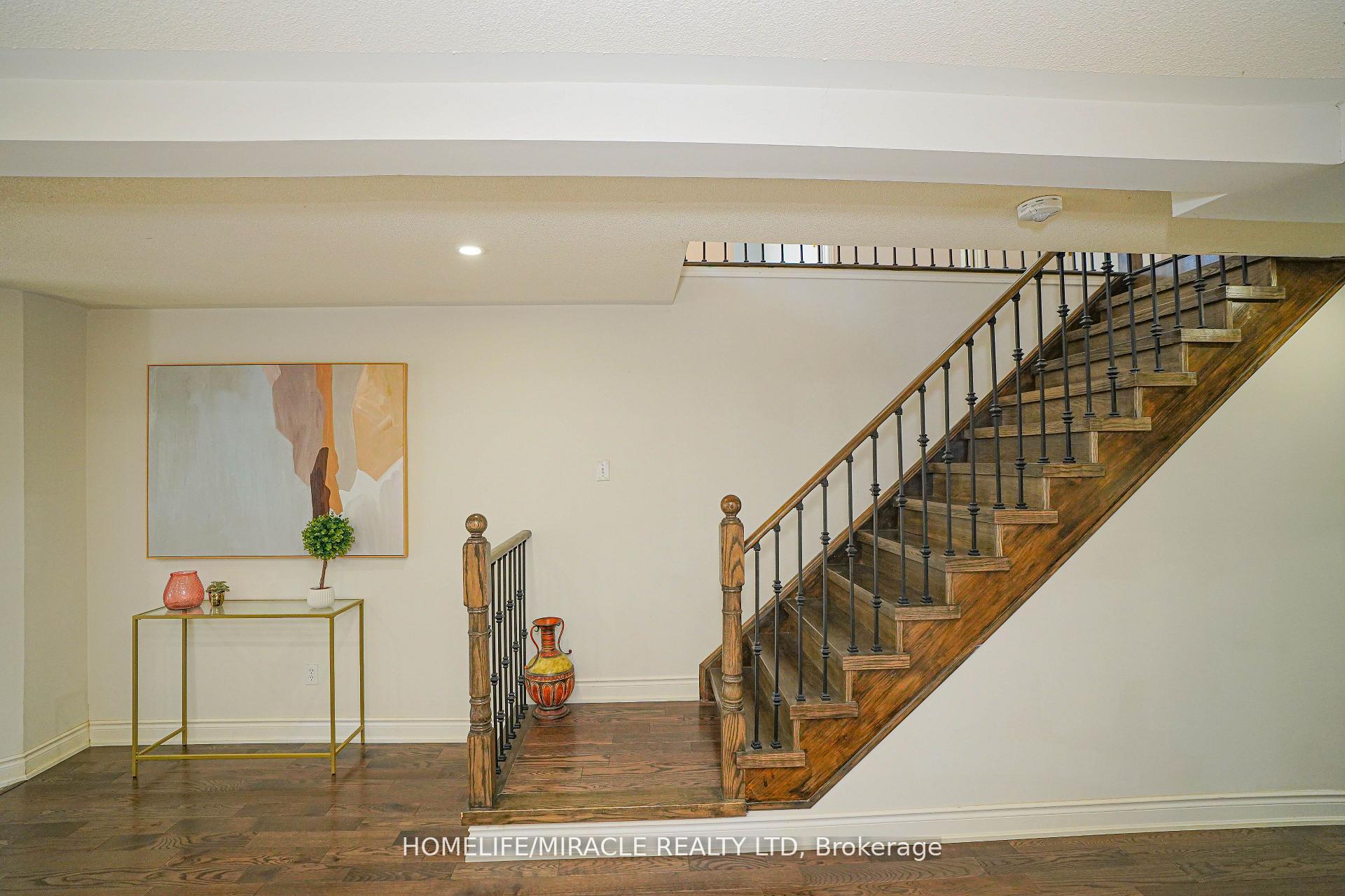 Photo 33 of 23 Hollowgrove Boulevard, Brampton, Vales of Castlemore — HOMEH