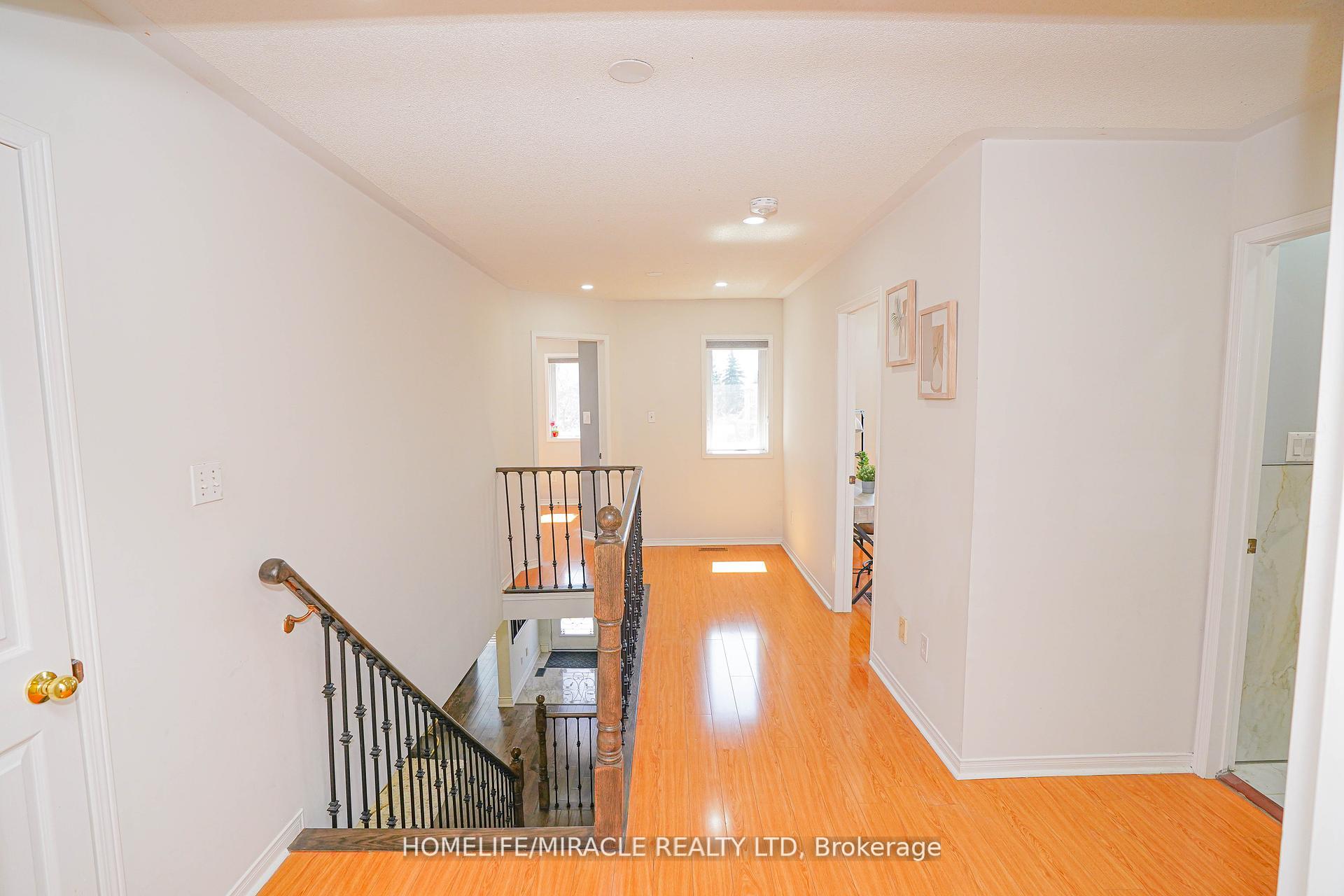 Photo 43 of 23 Hollowgrove Boulevard, Brampton, Vales of Castlemore — HOMEH