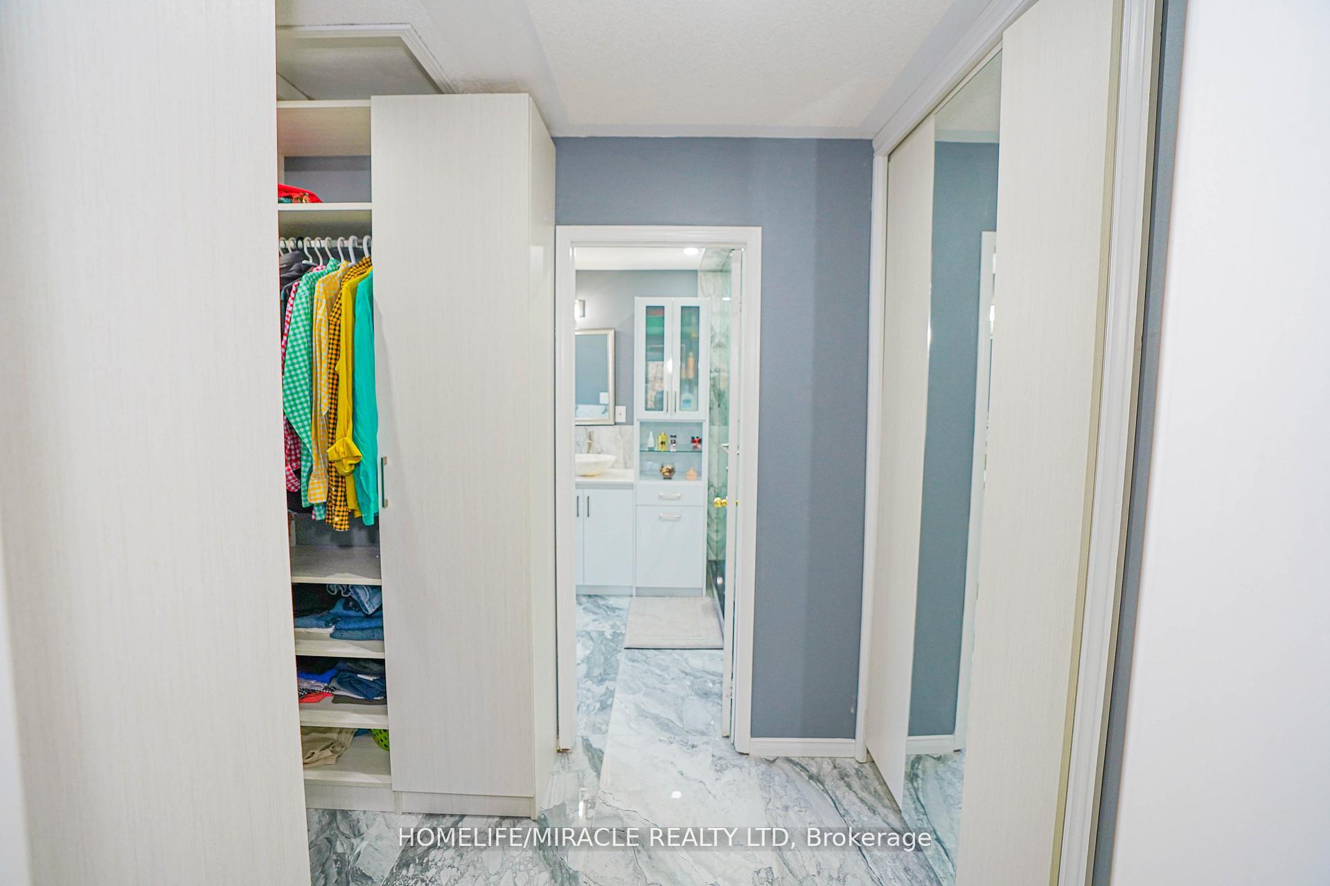 Photo 7 of 23 Hollowgrove Boulevard, Brampton, Vales of Castlemore — HOMEH