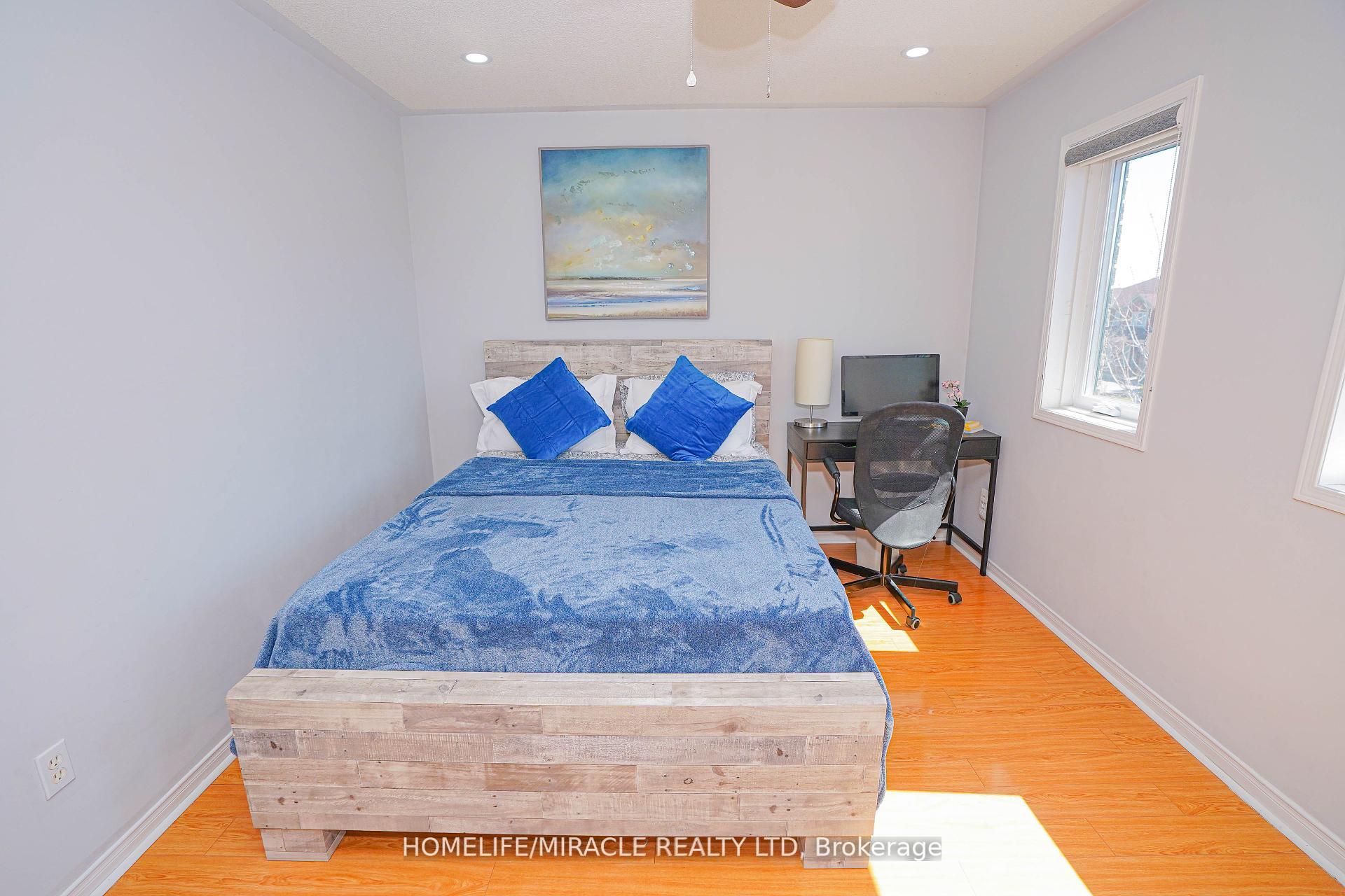 Photo 40 of 23 Hollowgrove Boulevard, Brampton, Vales of Castlemore — HOMEH