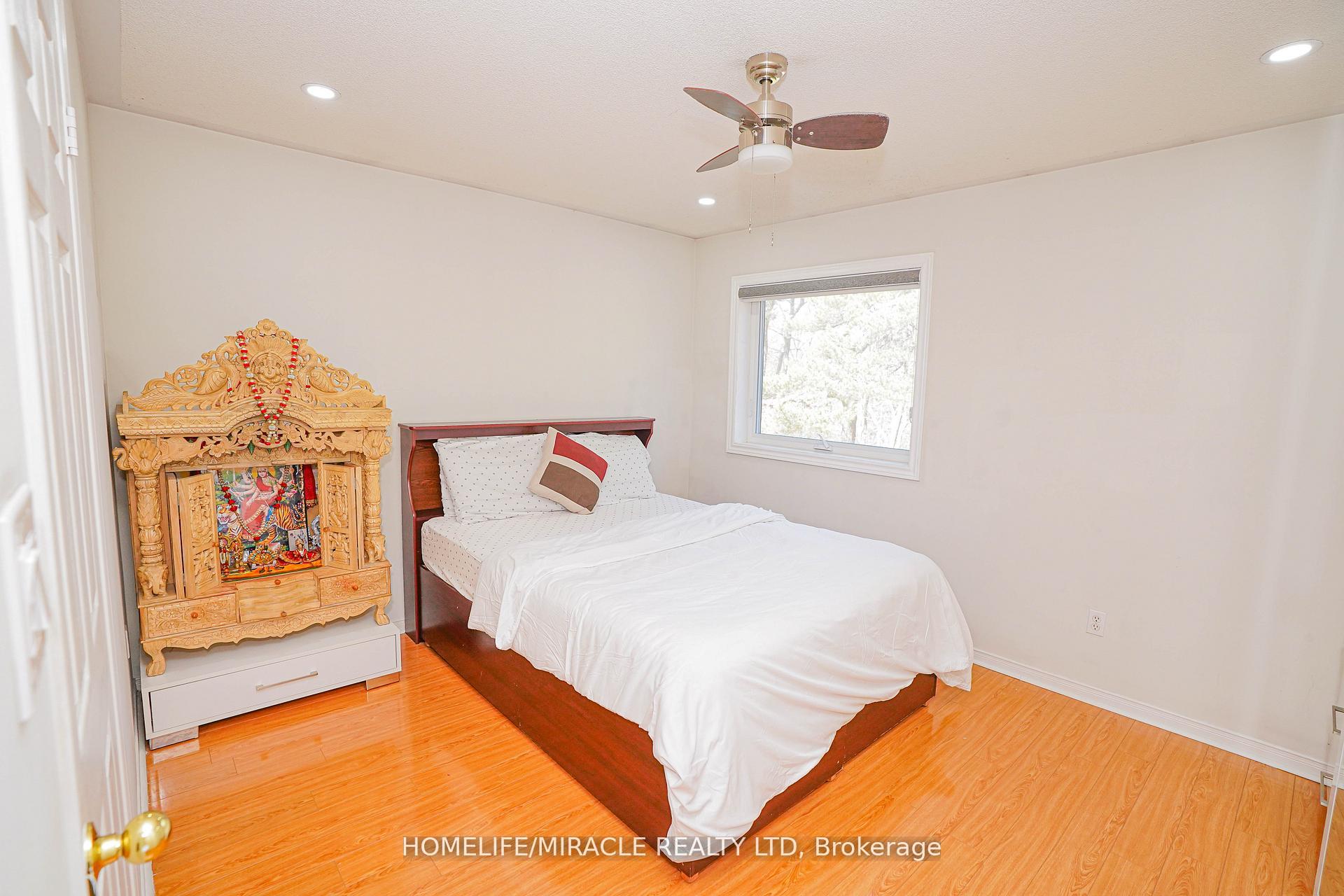 Photo 31 of 23 Hollowgrove Boulevard, Brampton, Vales of Castlemore — HOMEH