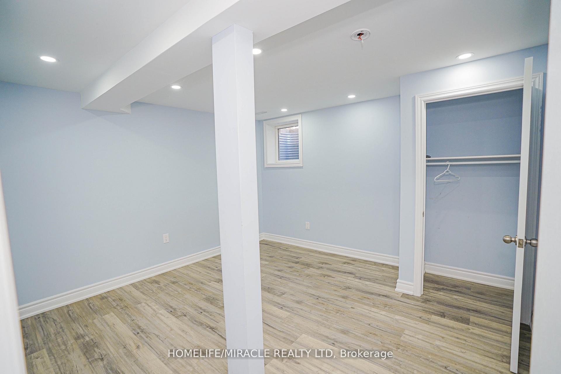 Photo 30 of 23 Hollowgrove Boulevard, Brampton, Vales of Castlemore — HOMEH