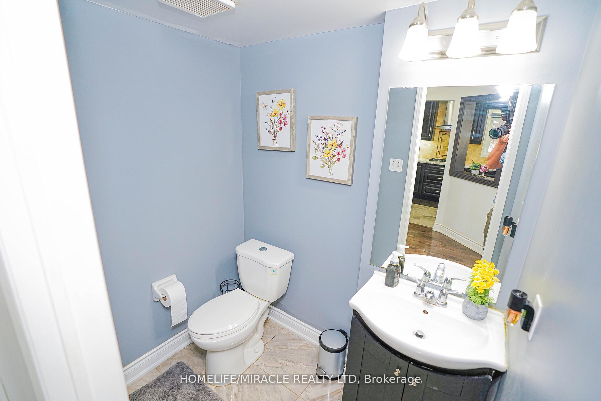 Photo 21 of 23 Hollowgrove Boulevard, Brampton, Vales of Castlemore — HOMEH