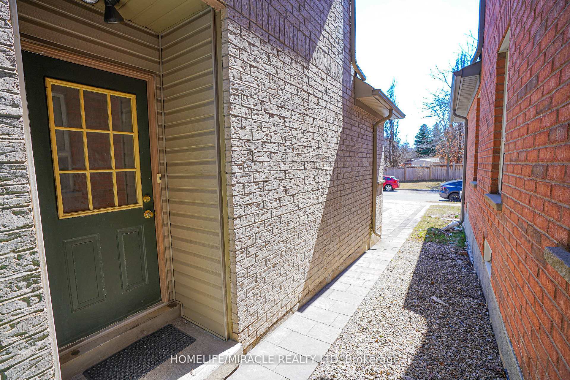 Photo 39 of 23 Hollowgrove Boulevard, Brampton, Vales of Castlemore — HOMEH
