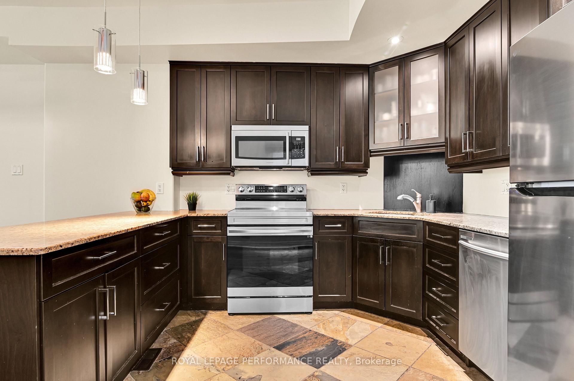 Photo 17 of Unit B, 376 Winston Avenue, Ottawa, Westboro West — HOMEH