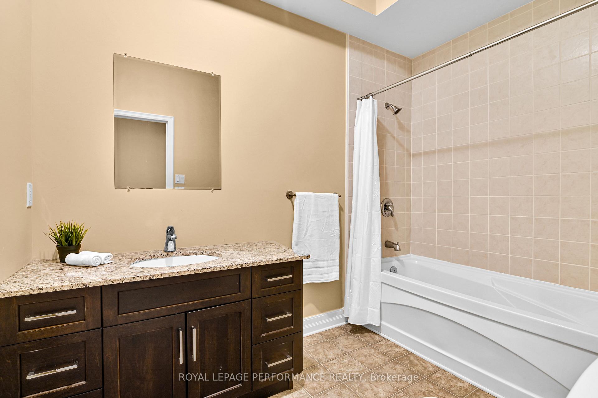 Photo 28 of Unit B, 376 Winston Avenue, Ottawa, Westboro West — HOMEH