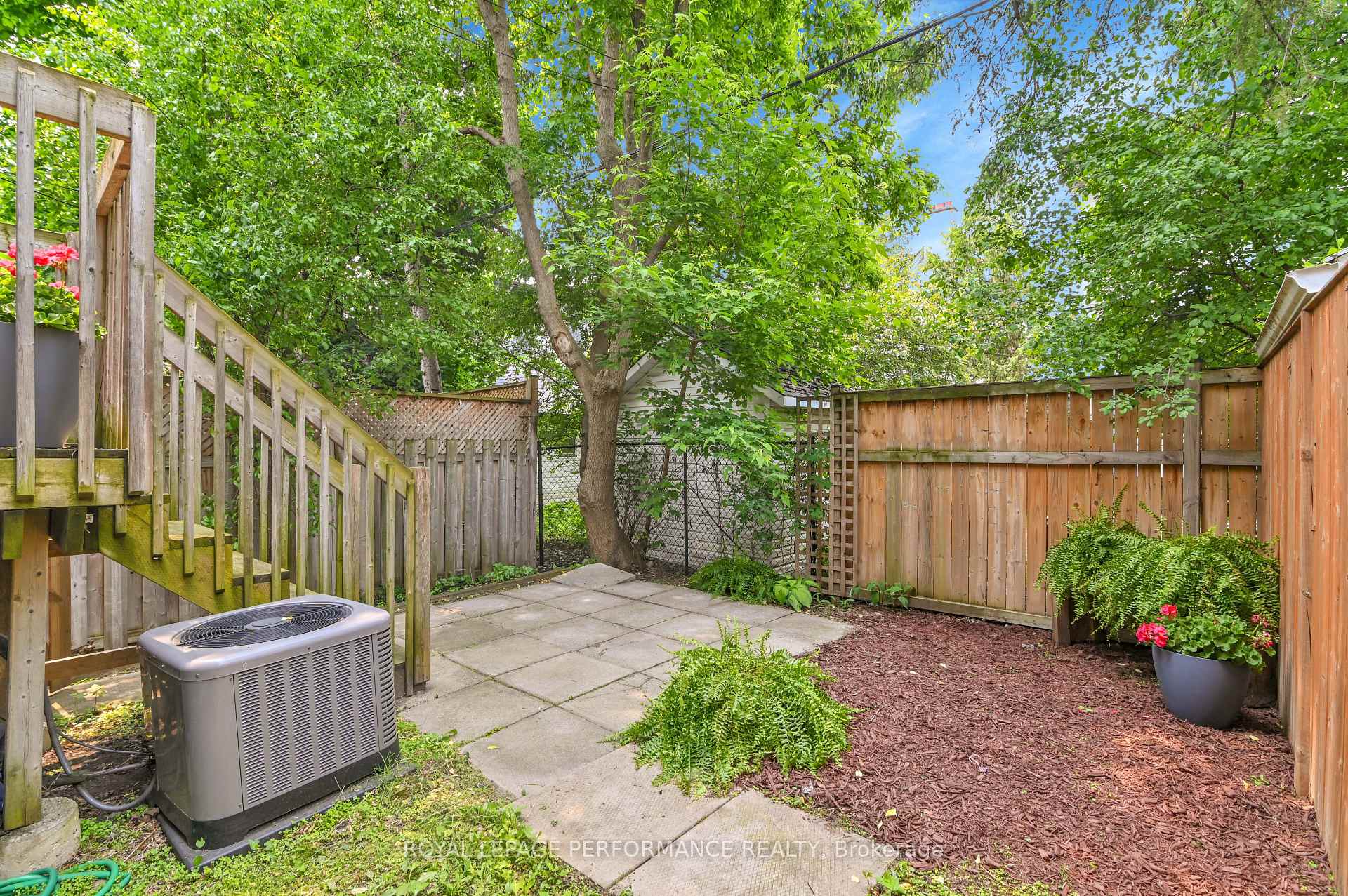 Photo 14 of Unit B, 376 Winston Avenue, Ottawa, Westboro West — HOMEH