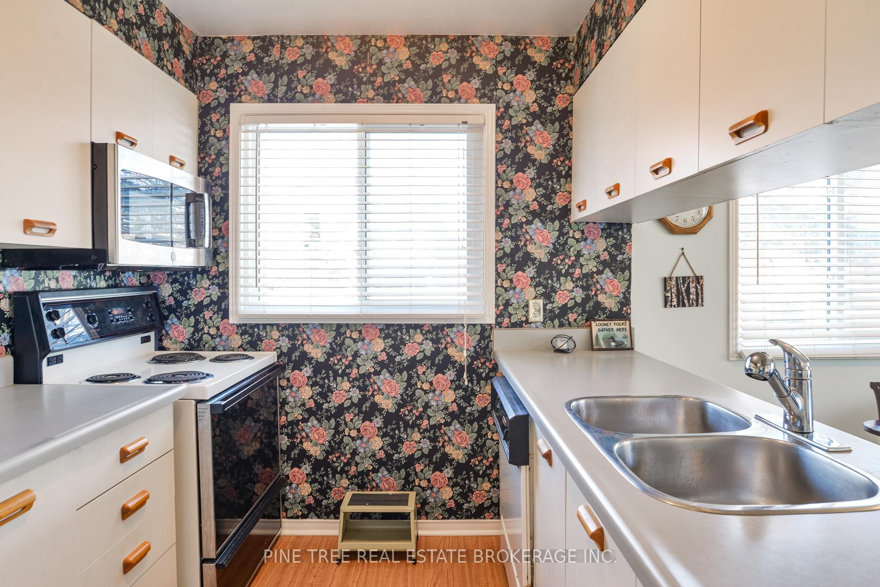 Photo 11 of Unit 1, 31 Laguna Parkway, Ramara, Brechin — HOMEH