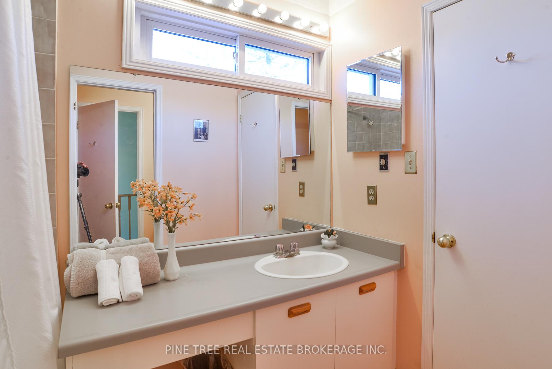 Photo 15 of Unit 1, 31 Laguna Parkway, Ramara, Brechin — HOMEH