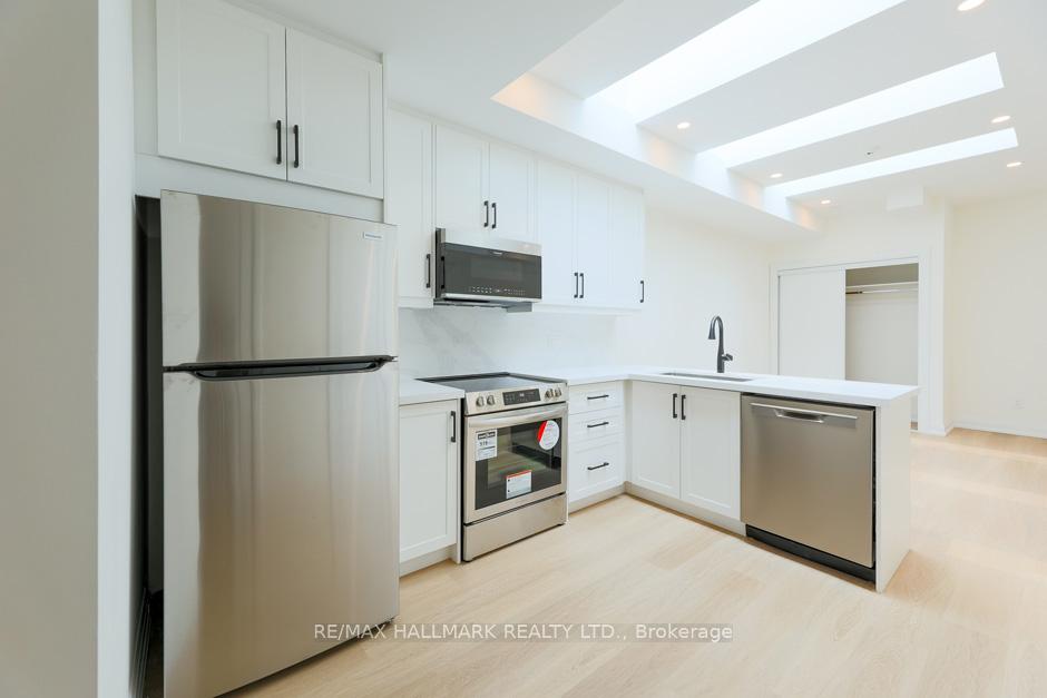 Photo 13 of Unit B, 2199 Queen Street, Toronto, The Beaches — HOMEH