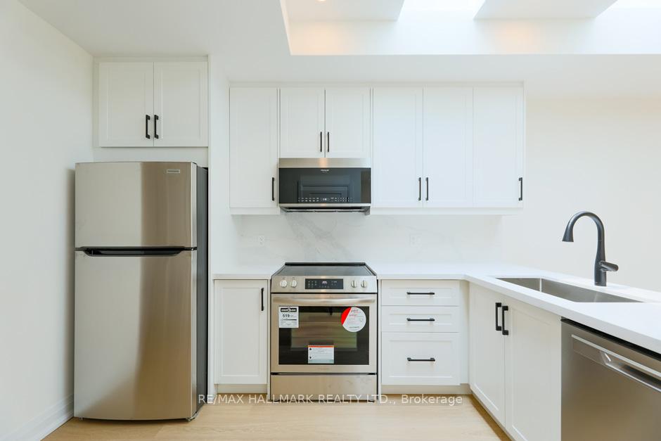 Photo 4 of Unit B, 2199 Queen Street, Toronto, The Beaches — HOMEH
