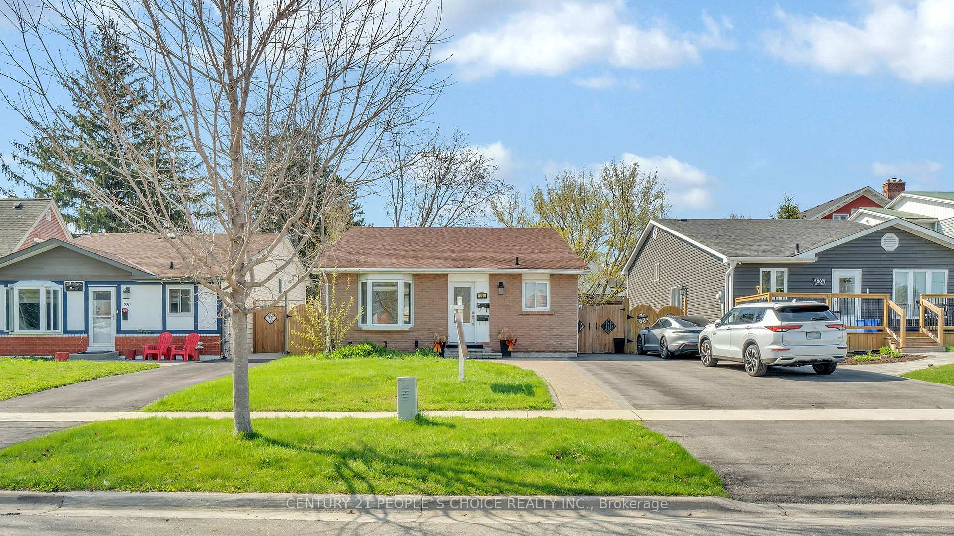 Photo 1 of 24 Grassmere Court, Oshawa, Lakeview — HOMEH