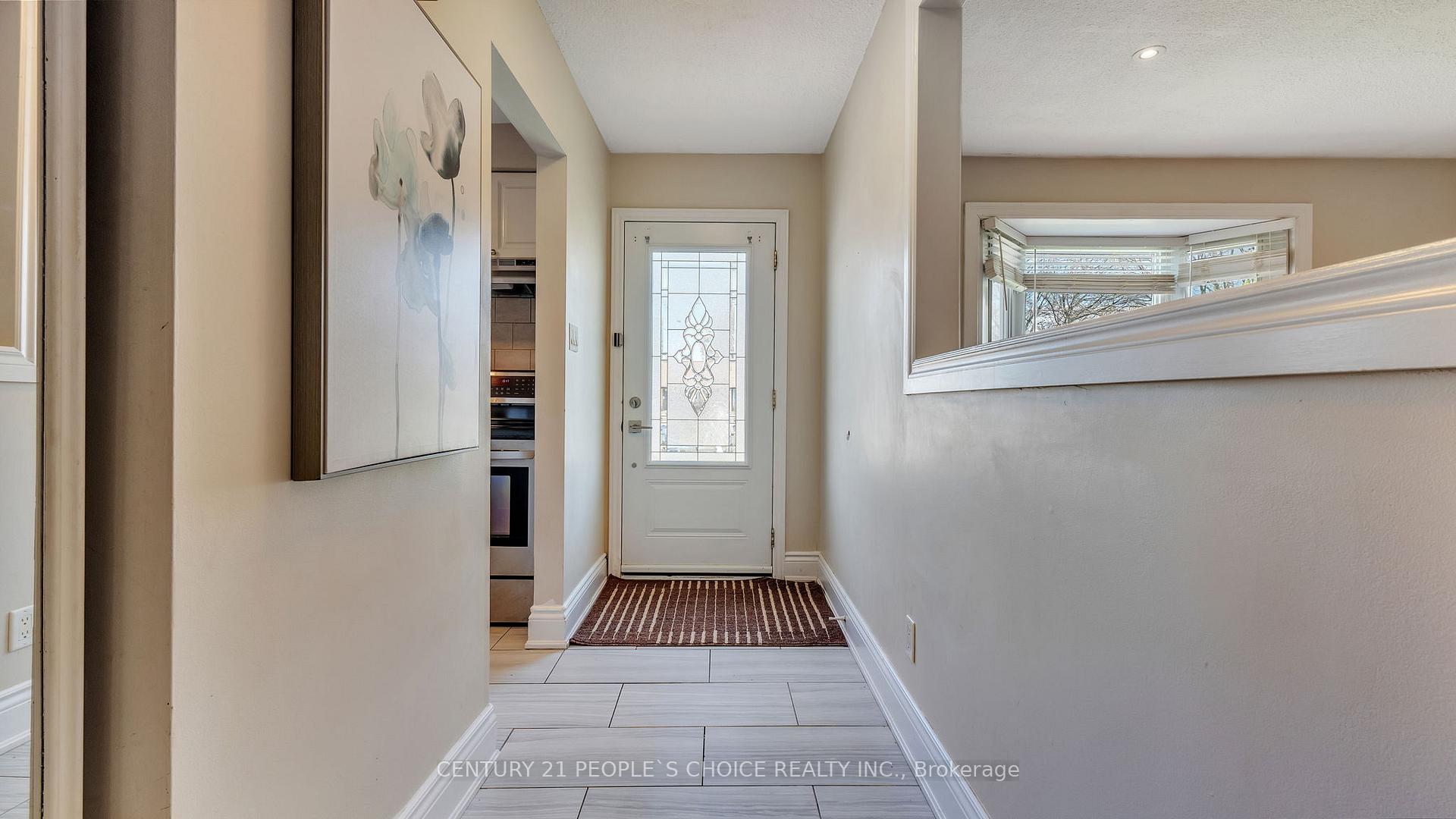 Photo 6 of 24 Grassmere Court, Oshawa, Lakeview — HOMEH