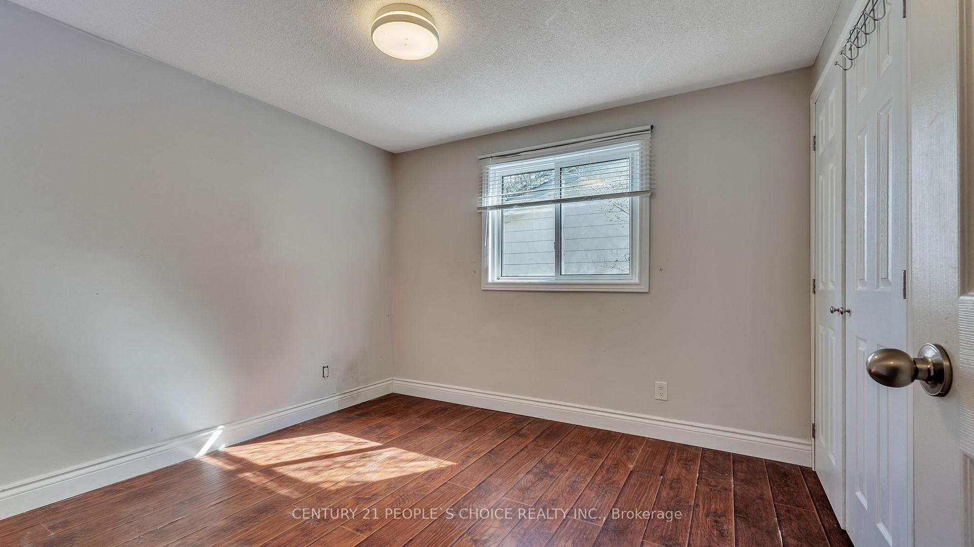 Photo 18 of 24 Grassmere Court, Oshawa, Lakeview — HOMEH