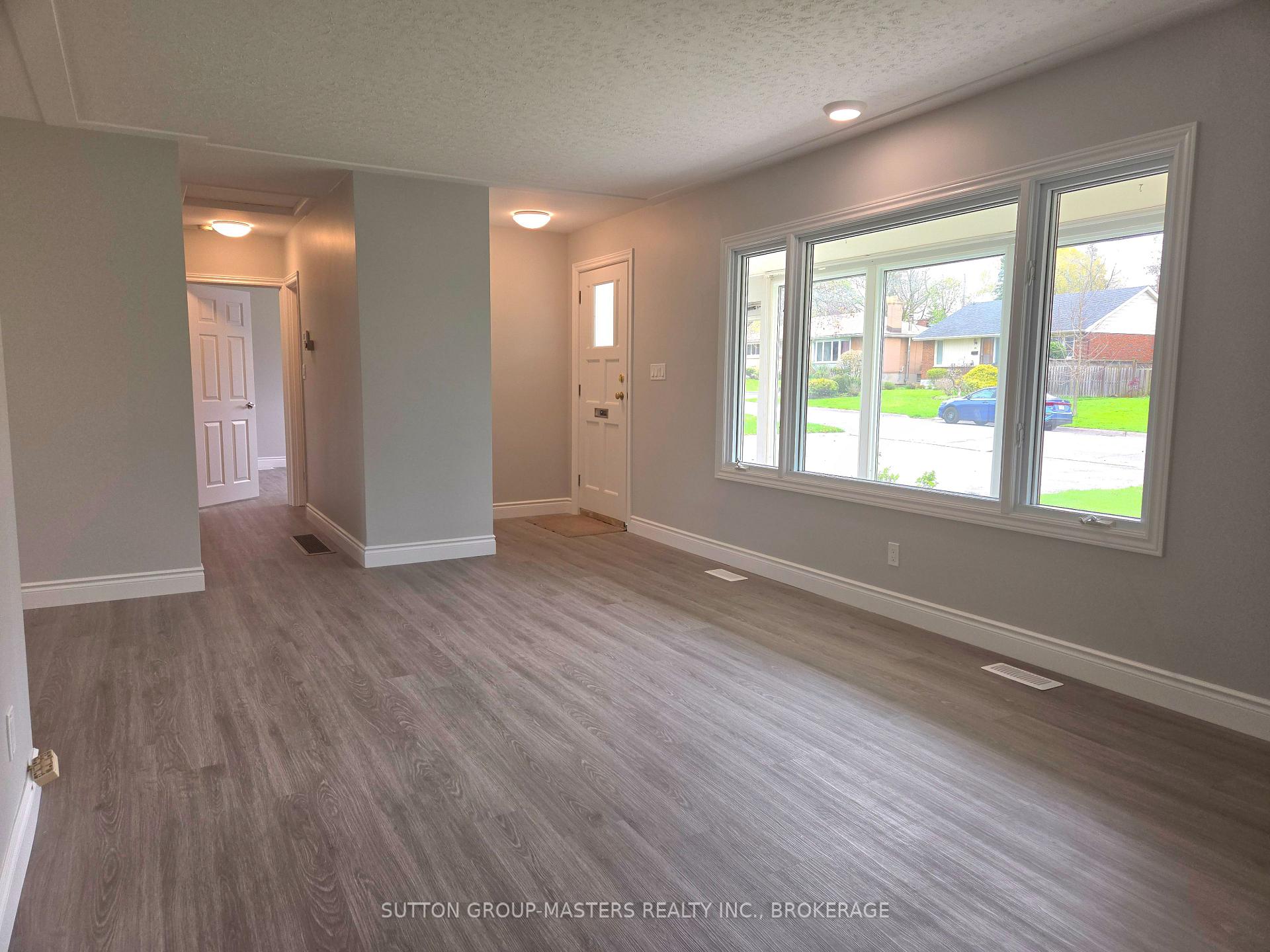 Photo 12 of 319 Arrowhead Place, Kingston, West of Sir John A. Blvd — HOMEH