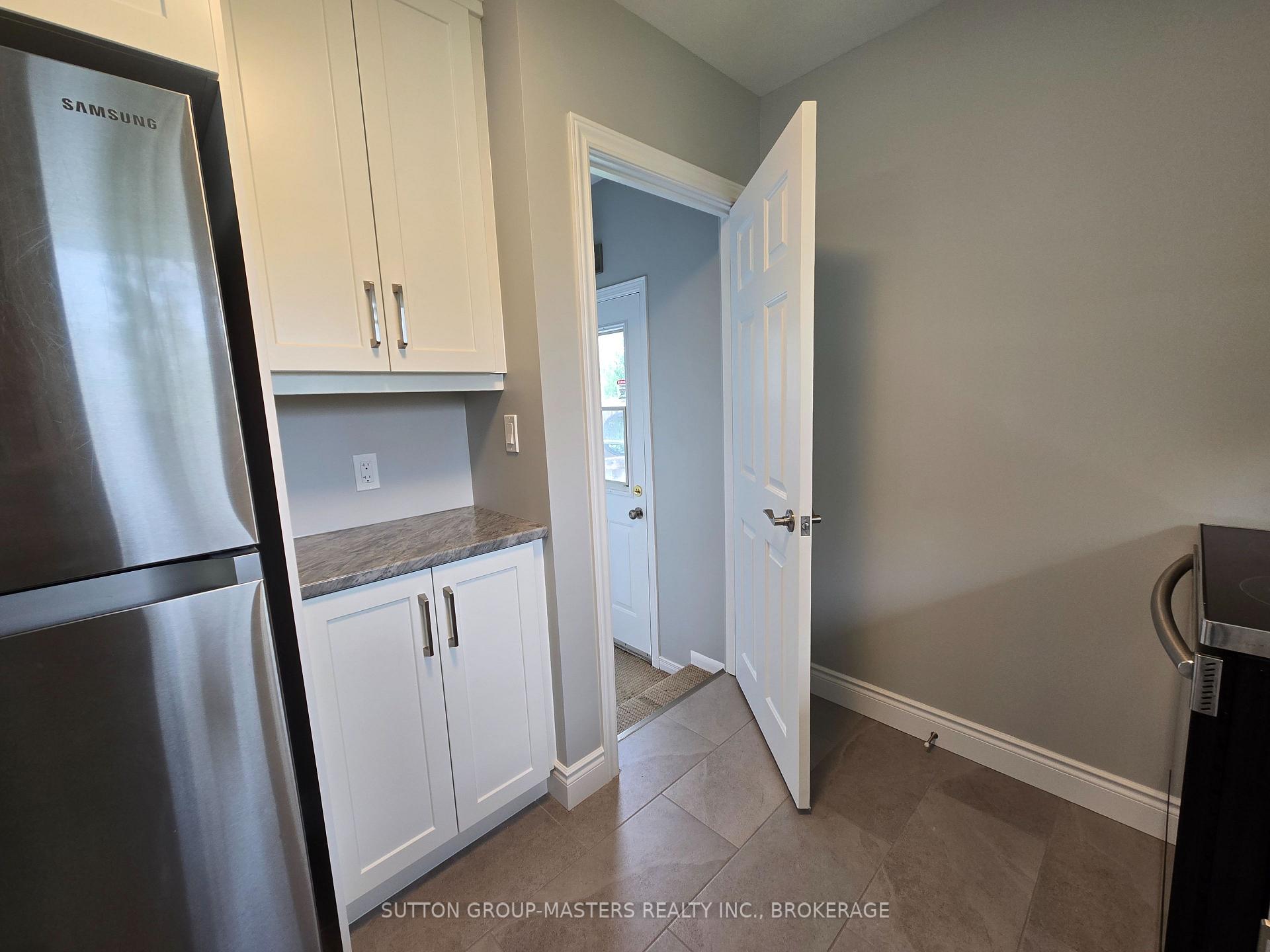 Photo 4 of 319 Arrowhead Place, Kingston, West of Sir John A. Blvd — HOMEH