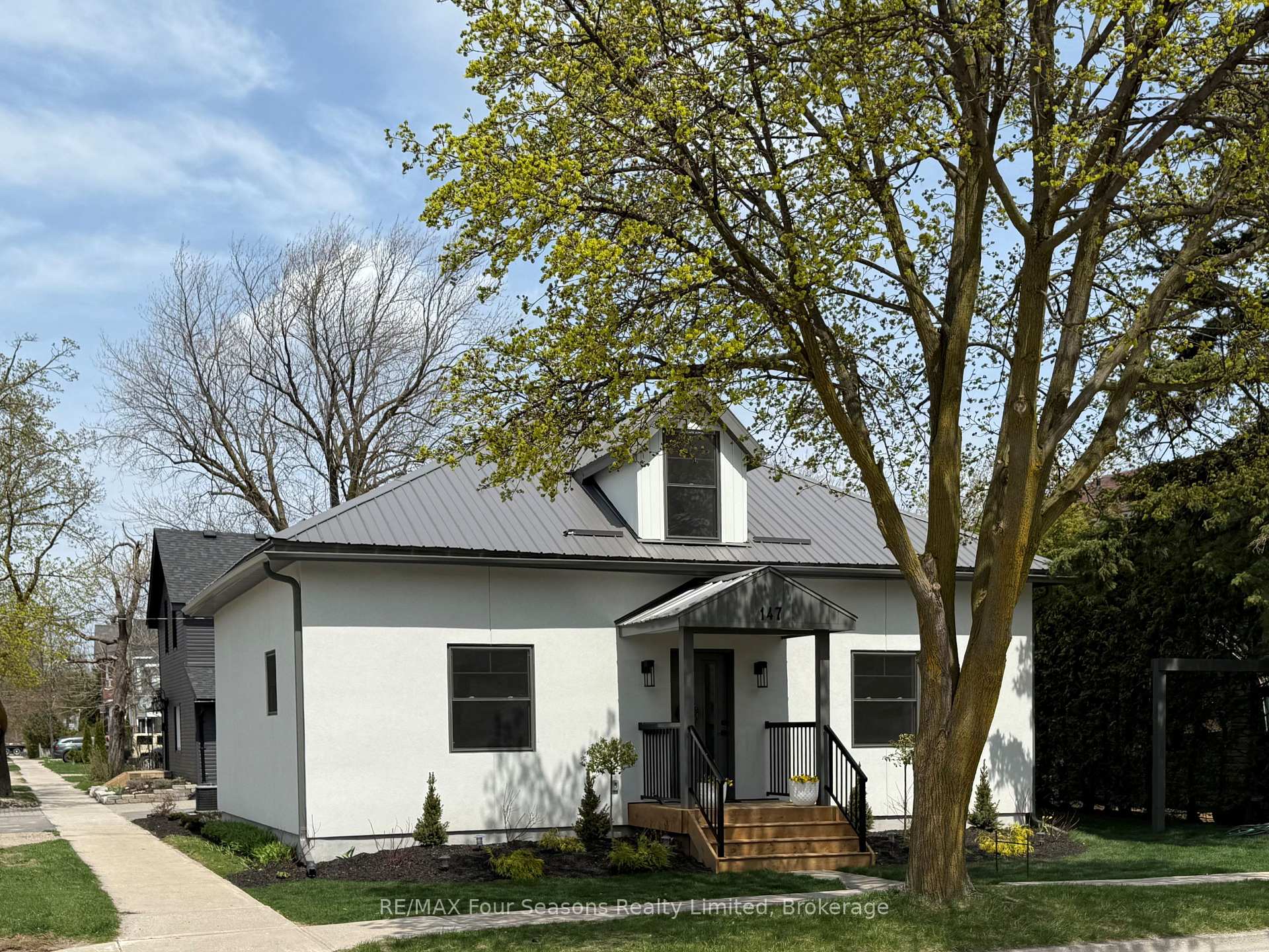 Front of 147 Second Street