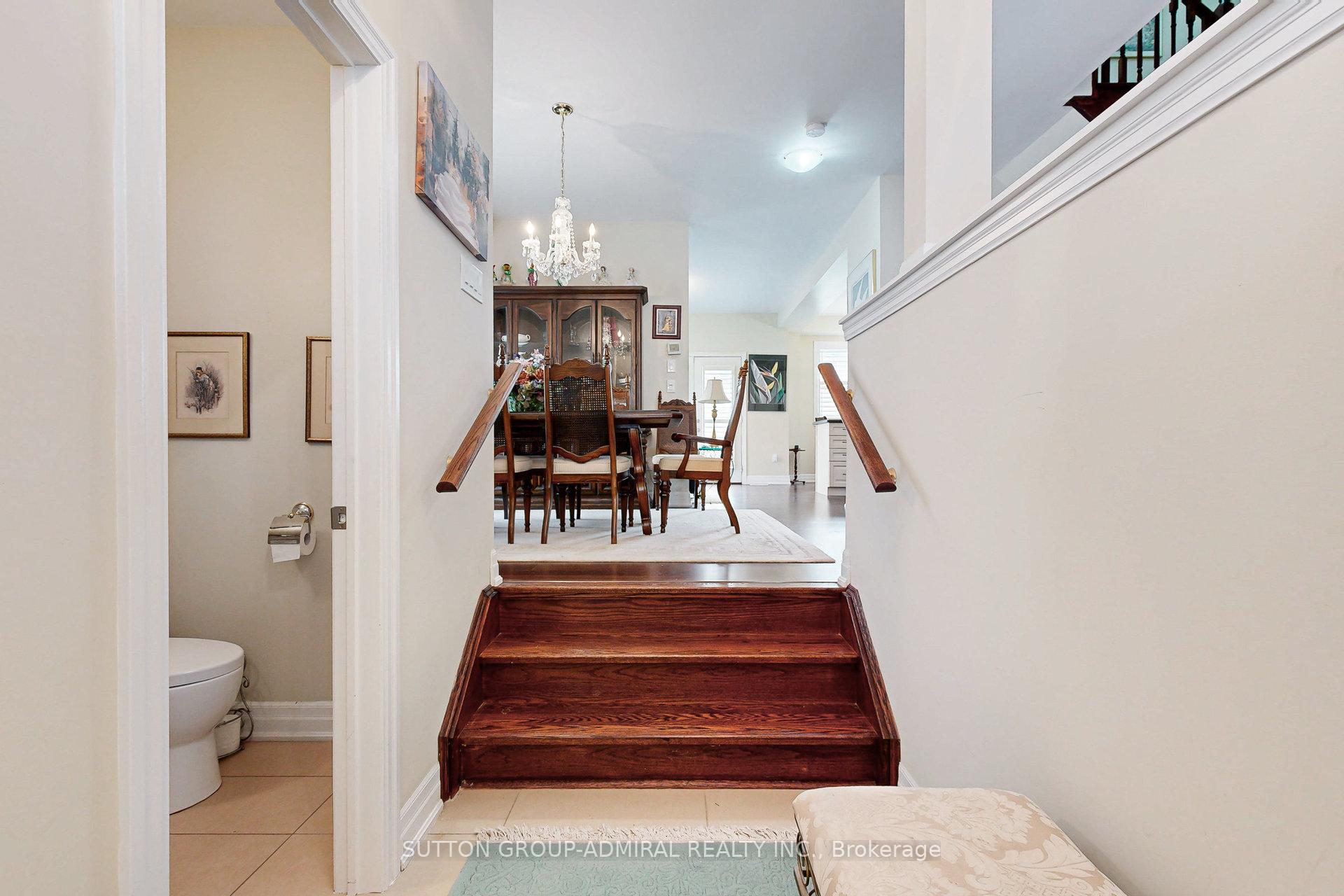Photo 3 of Unit 16, 80 North Park Road, Vaughan, Beverley Glen — HOMEH