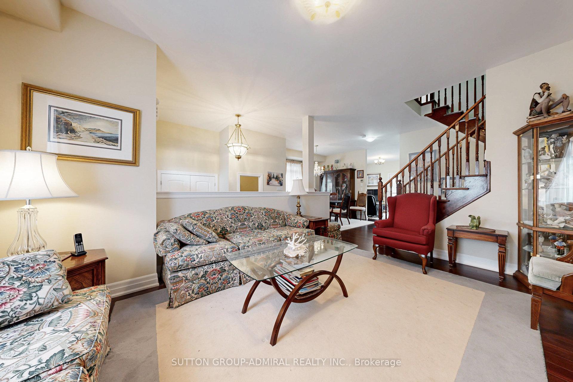 Photo 4 of Unit 16, 80 North Park Road, Vaughan, Beverley Glen — HOMEH