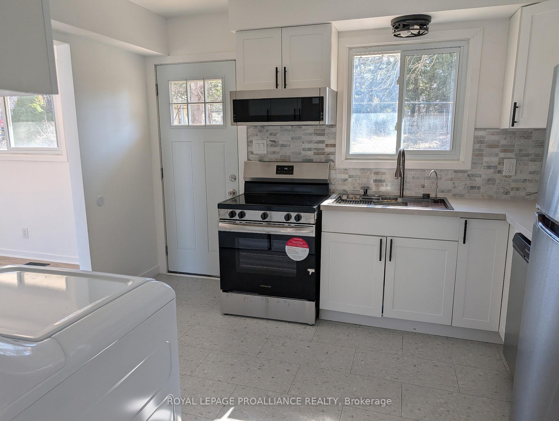 Photo 8 of 86 Wallbridge Crescent, Belleville, Belleville Ward — HOMEH