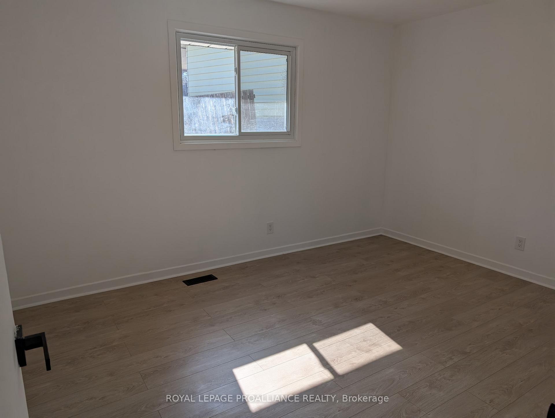 Photo 10 of 86 Wallbridge Crescent, Belleville, Belleville Ward — HOMEH