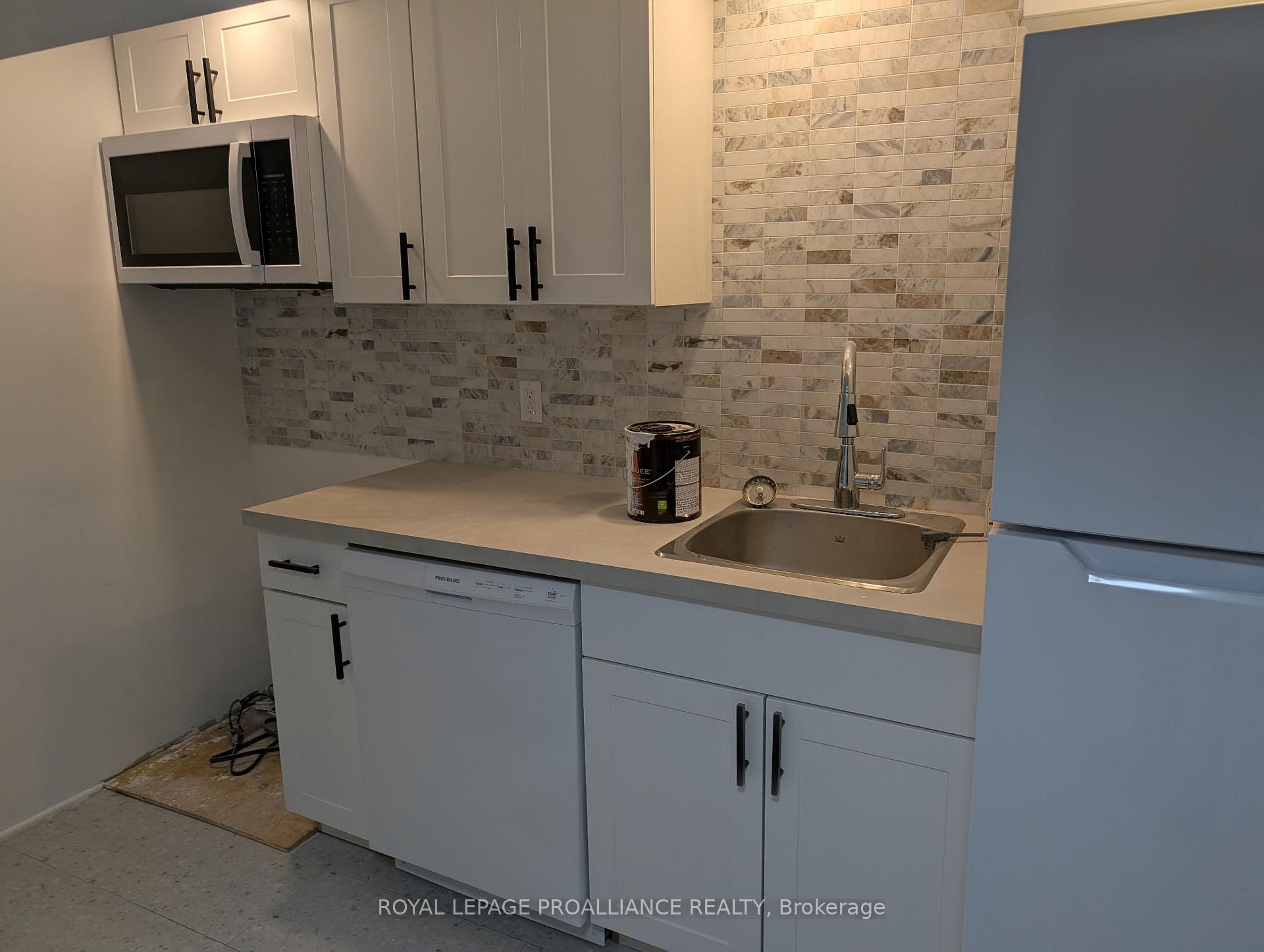 Photo 14 of 86 Wallbridge Crescent, Belleville, Belleville Ward — HOMEH