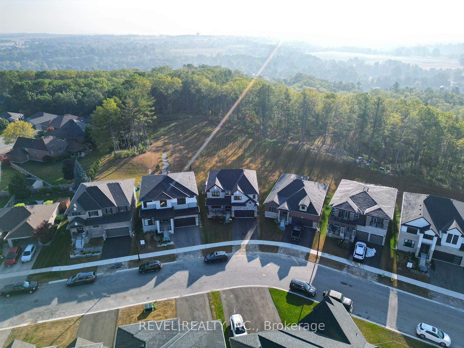 Photo 35 of 113 Daugaard Avenue, Brant, Paris — HOMEH