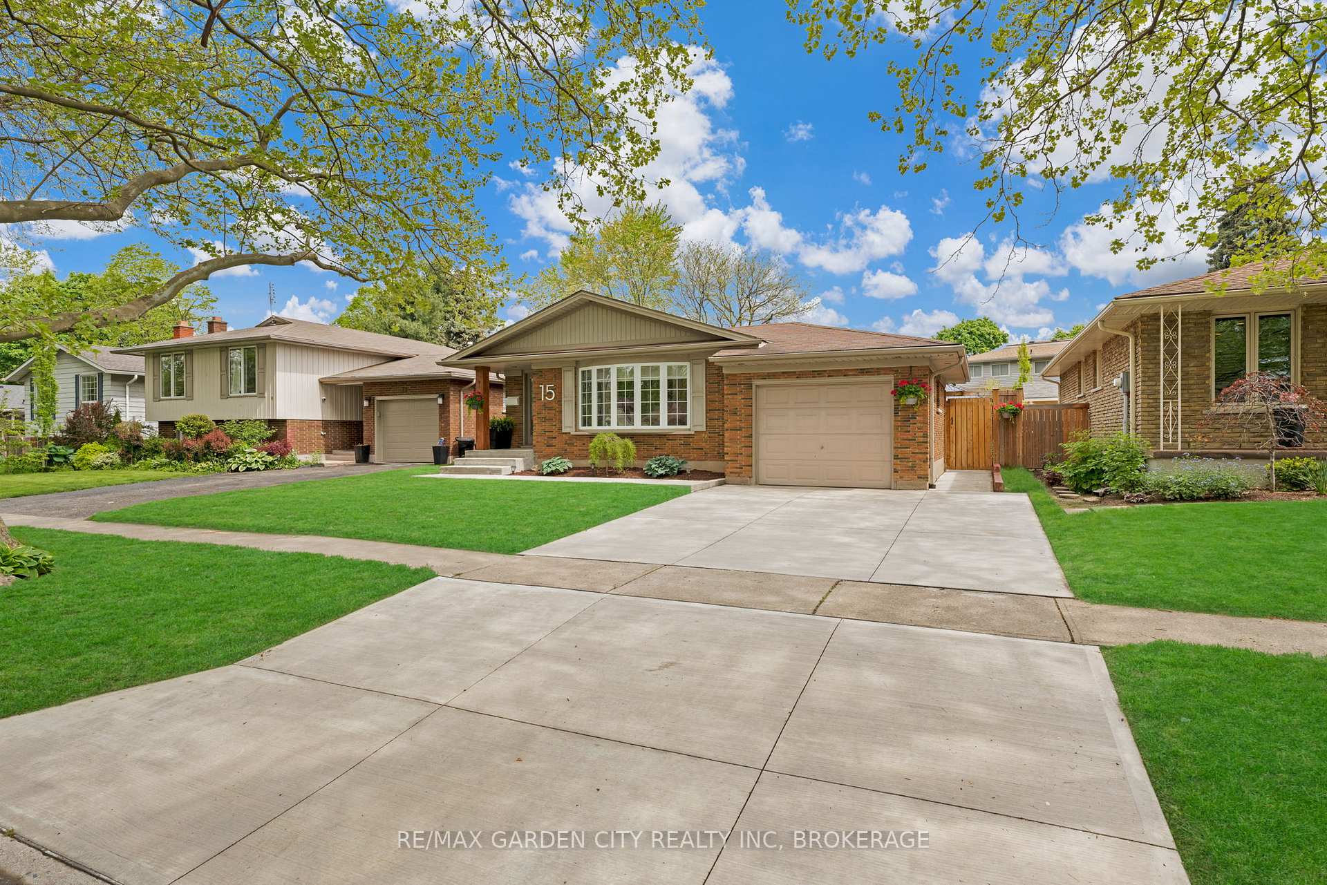 Photo 1 of 15 Kimbermount Drive, St. Catharines, Lakeshore — HOMEH