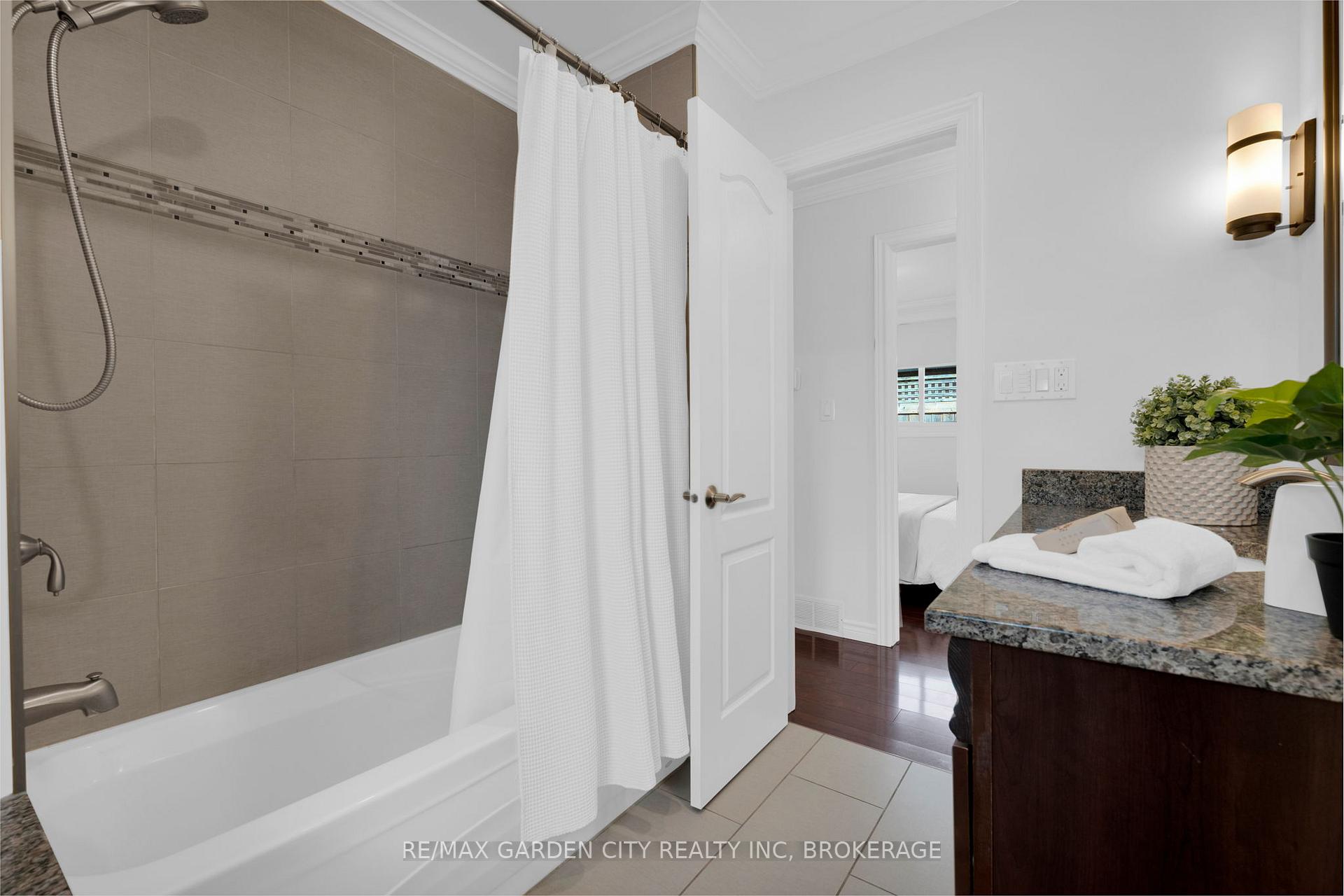 Photo 19 of 15 Kimbermount Drive, St. Catharines, Lakeshore — HOMEH