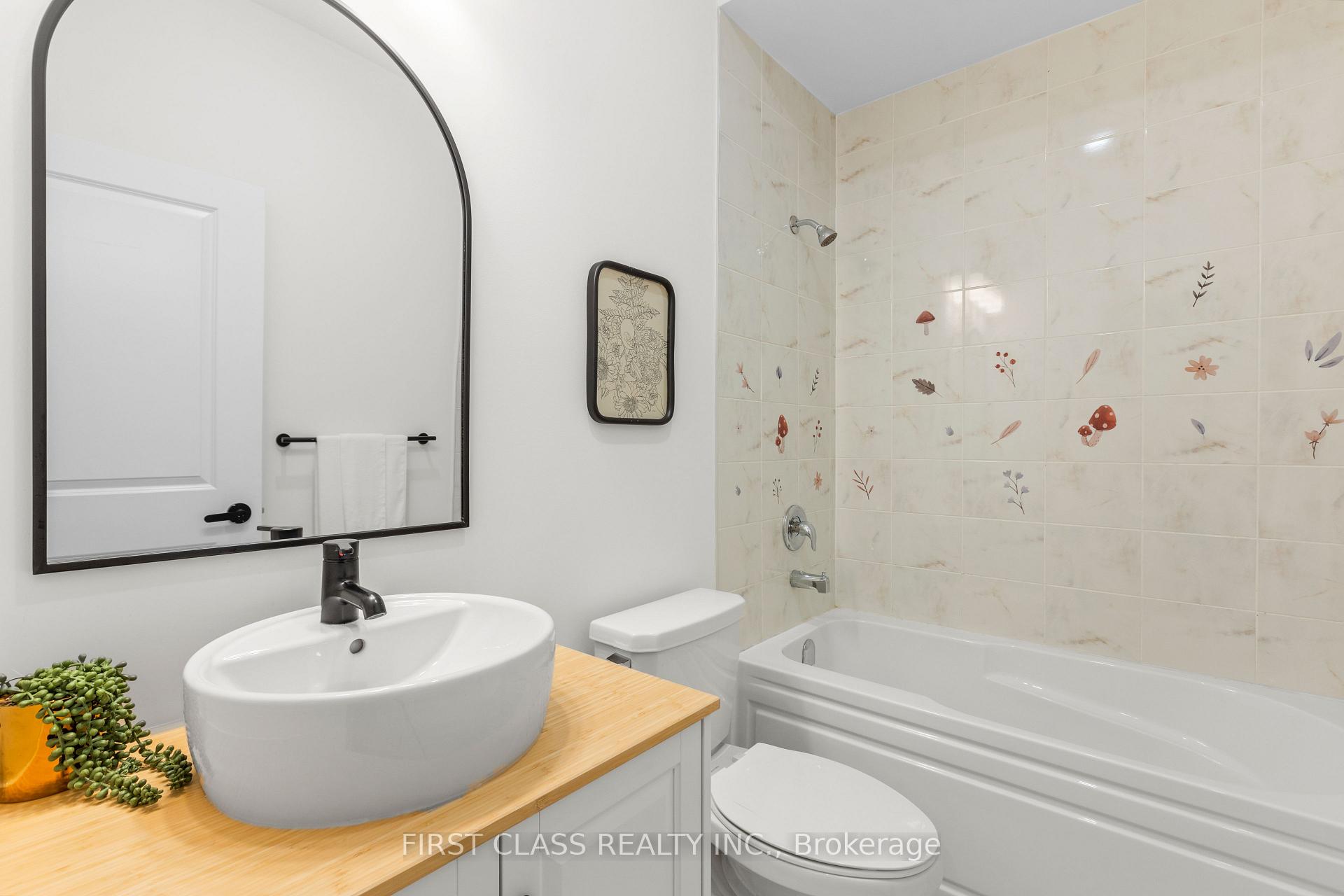 Photo 7 of 40 La Tache Crescent, Markham, Victoria Square — HOMEH
