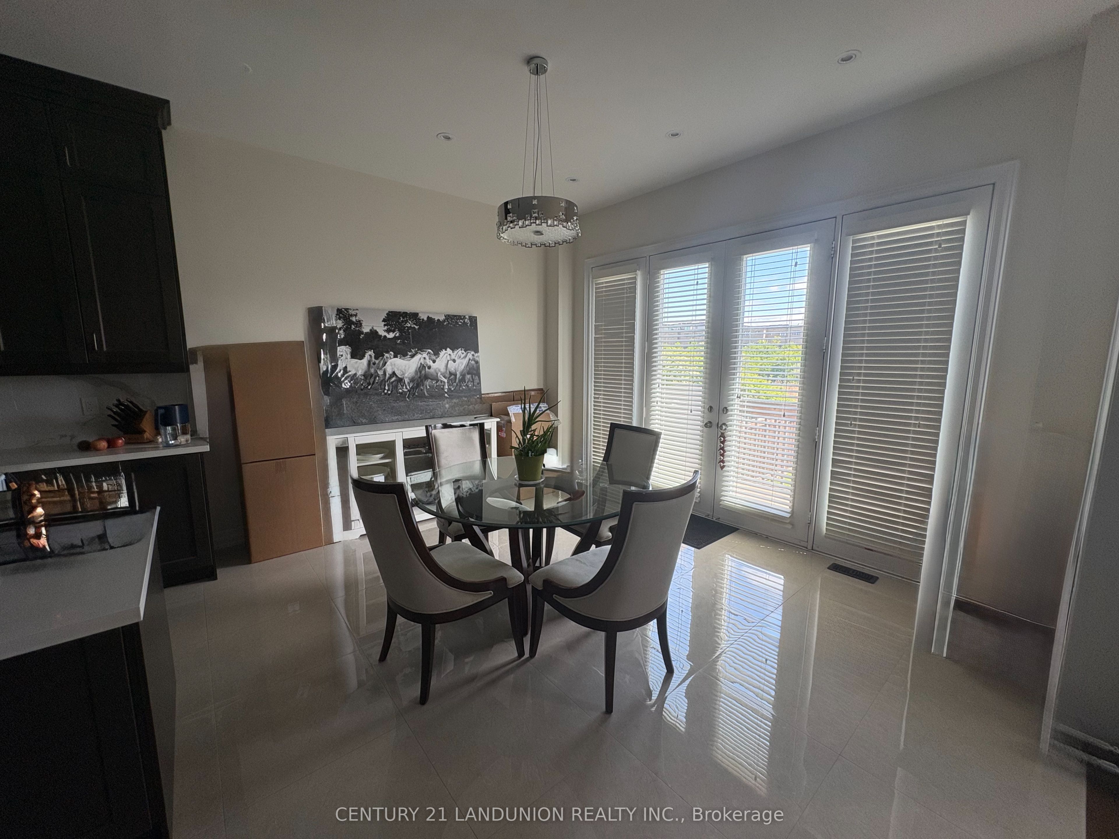Photo 5 of 86 Hamster Crescent, Aurora, Bayview Northeast — HOMEH