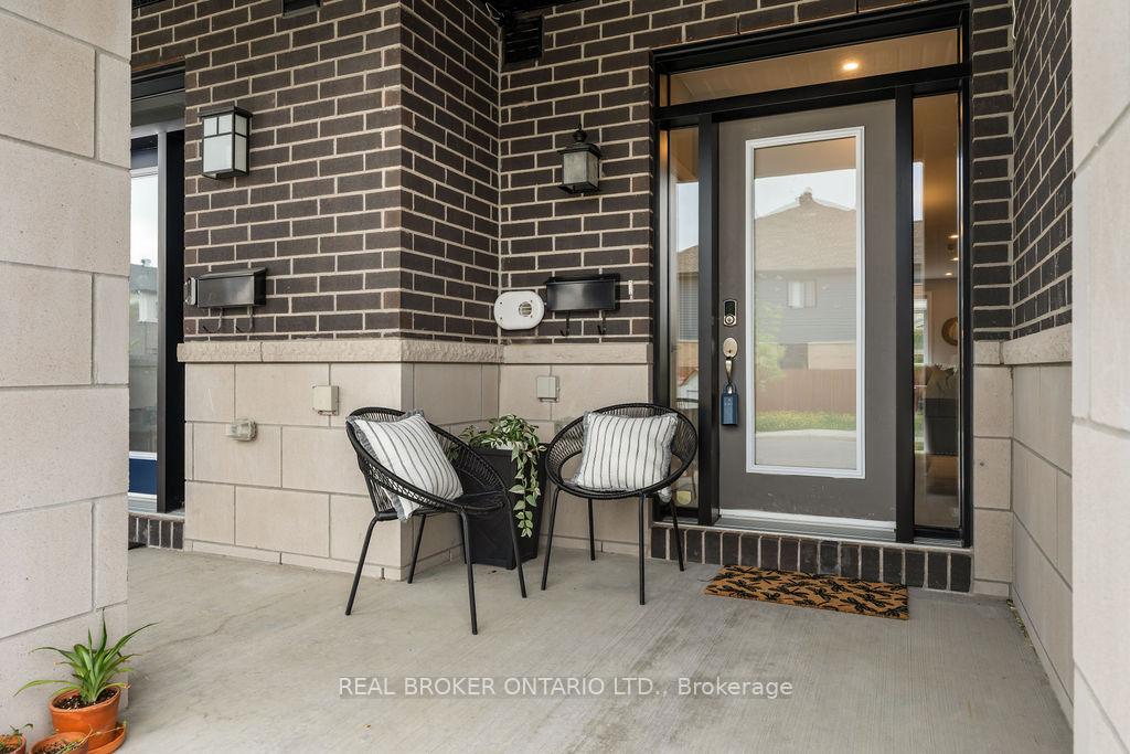 Photo 2 of 105 Avro Circle, Ottawa, CFB Rockcliffe and Area — HOMEH