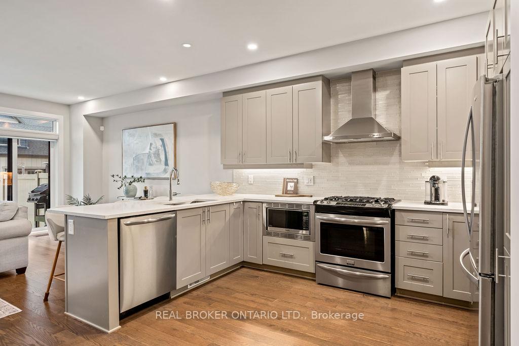 Photo 41 of 105 Avro Circle, Ottawa, CFB Rockcliffe and Area — HOMEH