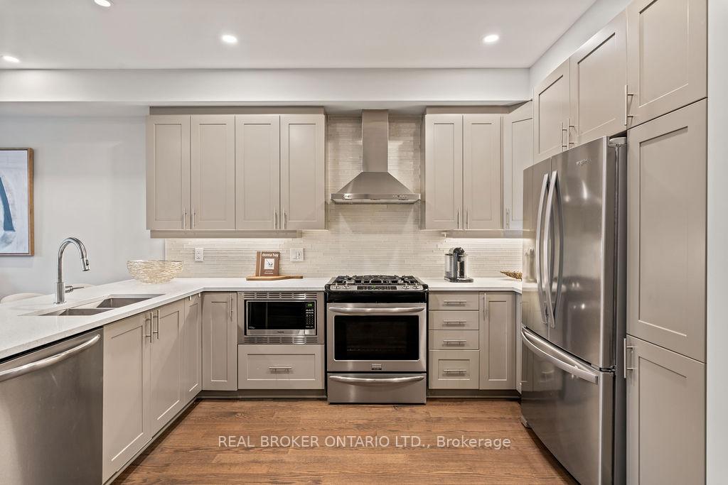 Photo 10 of 105 Avro Circle, Ottawa, CFB Rockcliffe and Area — HOMEH
