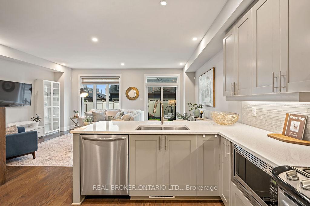 Photo 8 of 105 Avro Circle, Ottawa, CFB Rockcliffe and Area — HOMEH