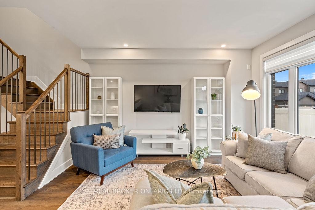 Photo 11 of 105 Avro Circle, Ottawa, CFB Rockcliffe and Area — HOMEH