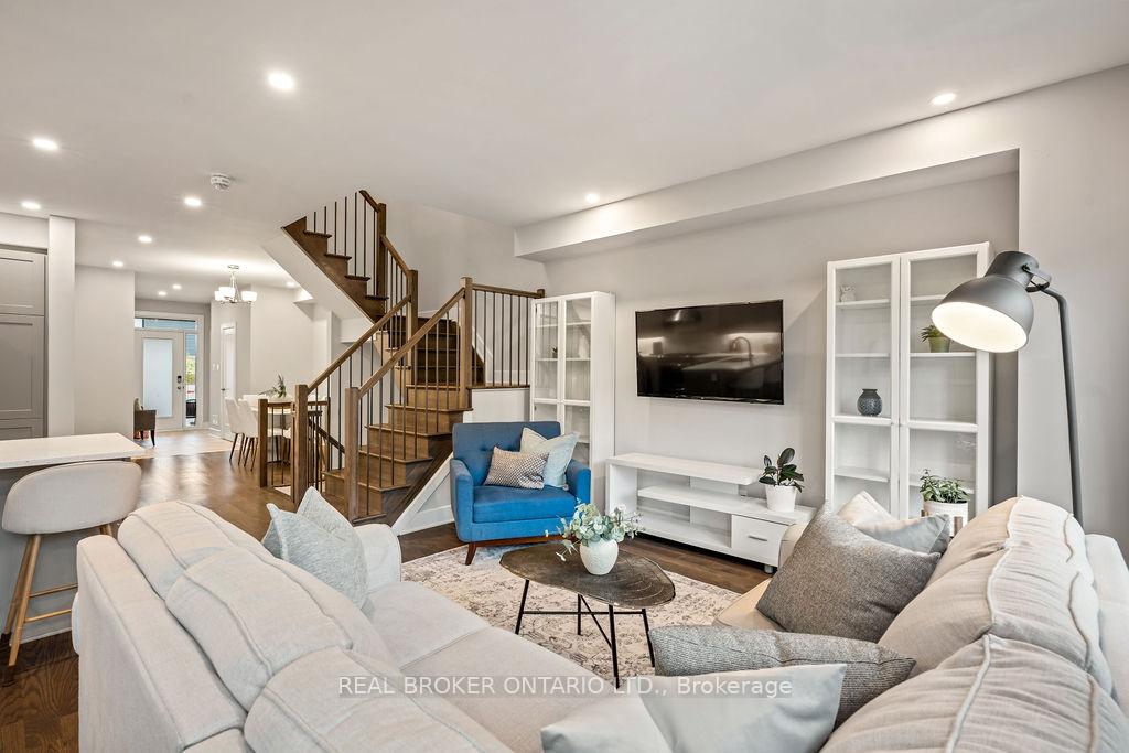Photo 13 of 105 Avro Circle, Ottawa, CFB Rockcliffe and Area — HOMEH