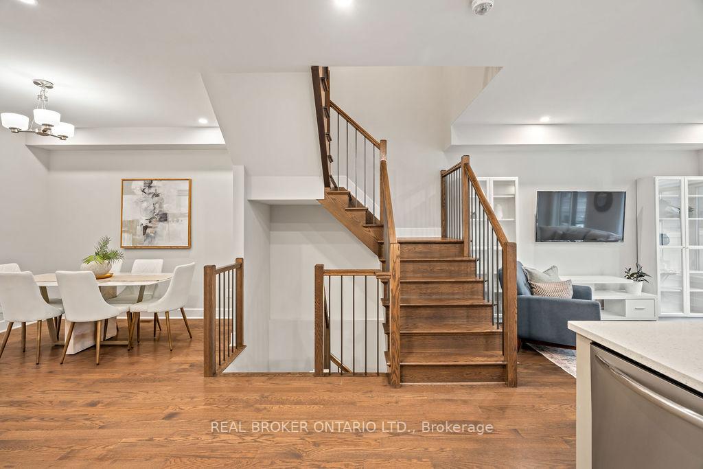 Photo 5 of 105 Avro Circle, Ottawa, CFB Rockcliffe and Area — HOMEH
