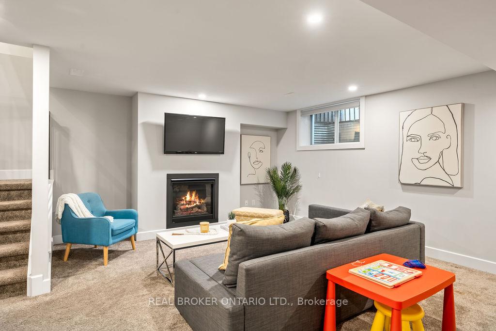 Photo 37 of 105 Avro Circle, Ottawa, CFB Rockcliffe and Area — HOMEH