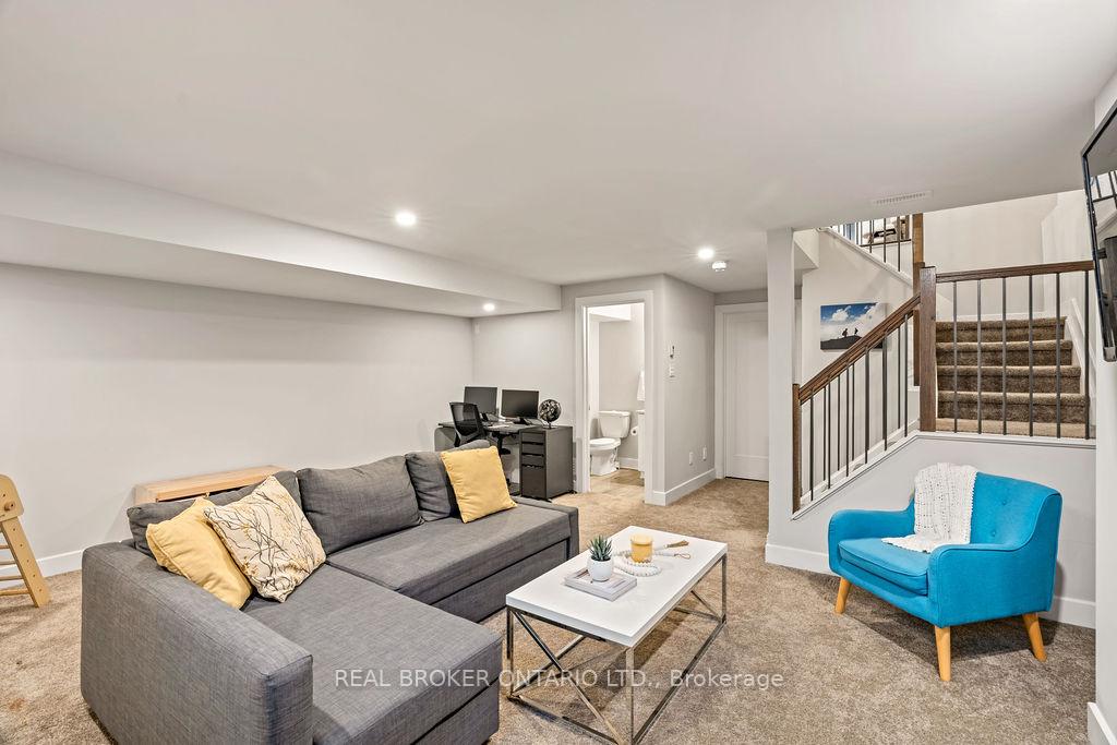 Photo 36 of 105 Avro Circle, Ottawa, CFB Rockcliffe and Area — HOMEH