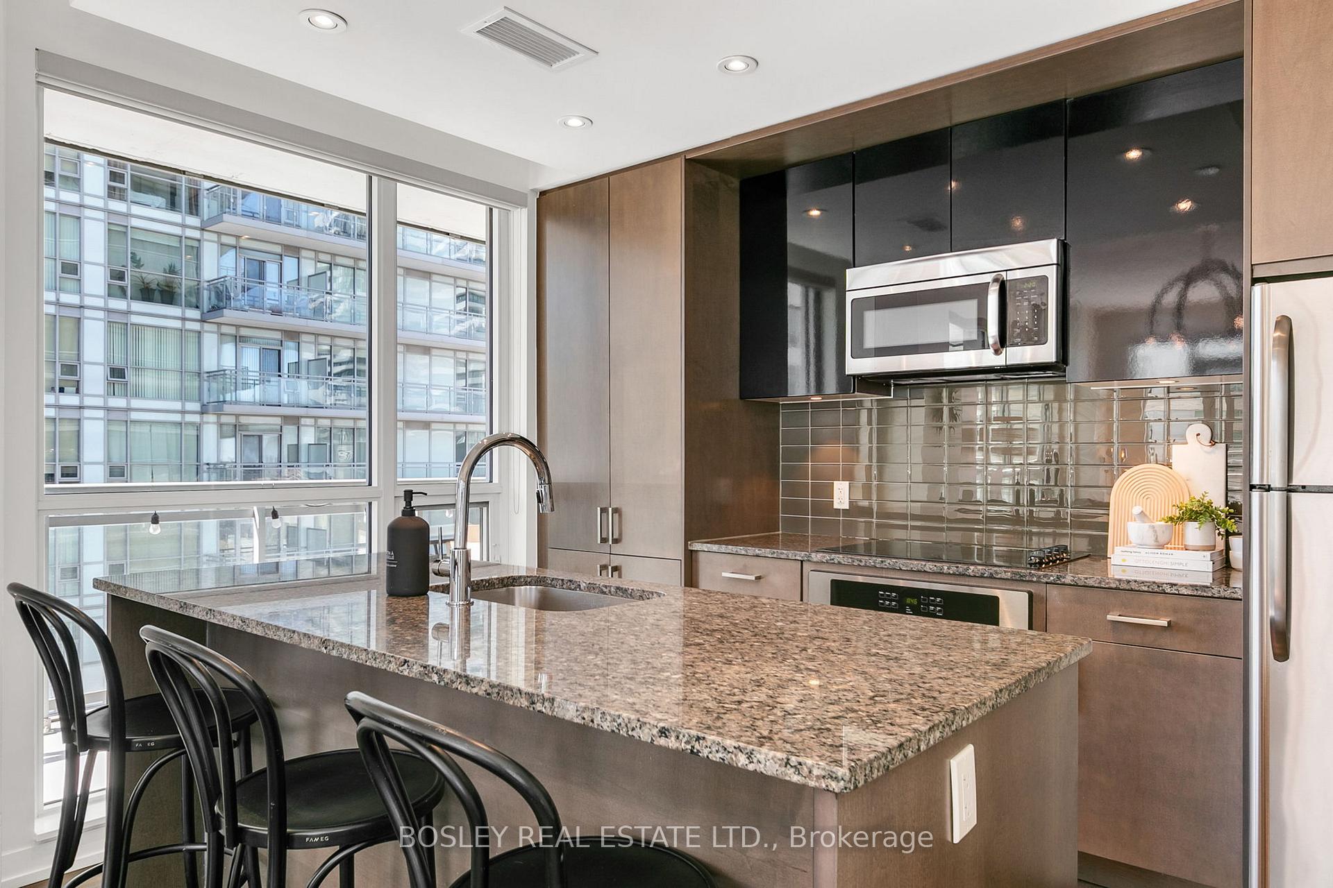 Photo 5 of Unit 1320, 98 Lillian Street, Toronto, Mount Pleasant West — HOMEH