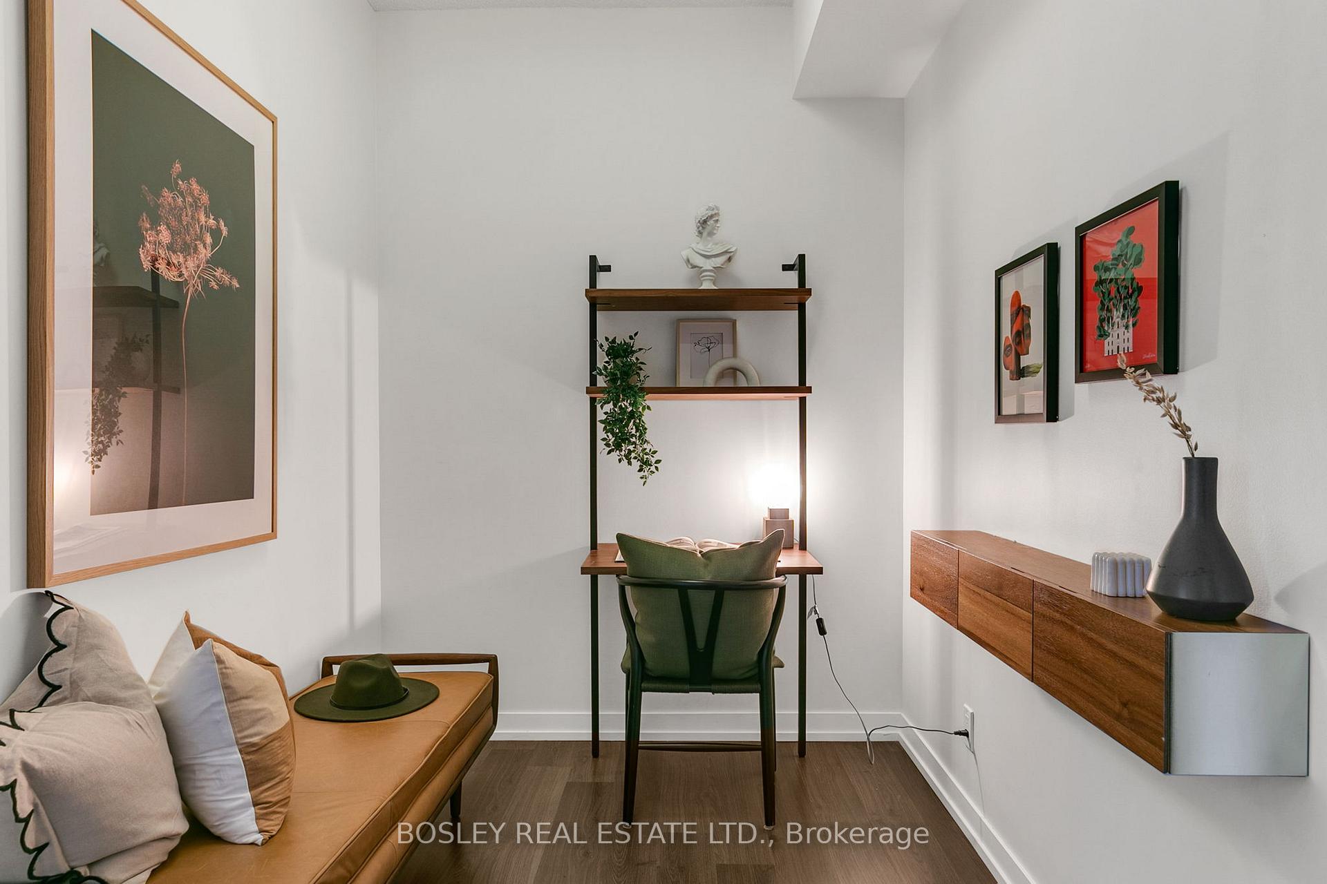 Photo 6 of Unit 1320, 98 Lillian Street, Toronto, Mount Pleasant West — HOMEH