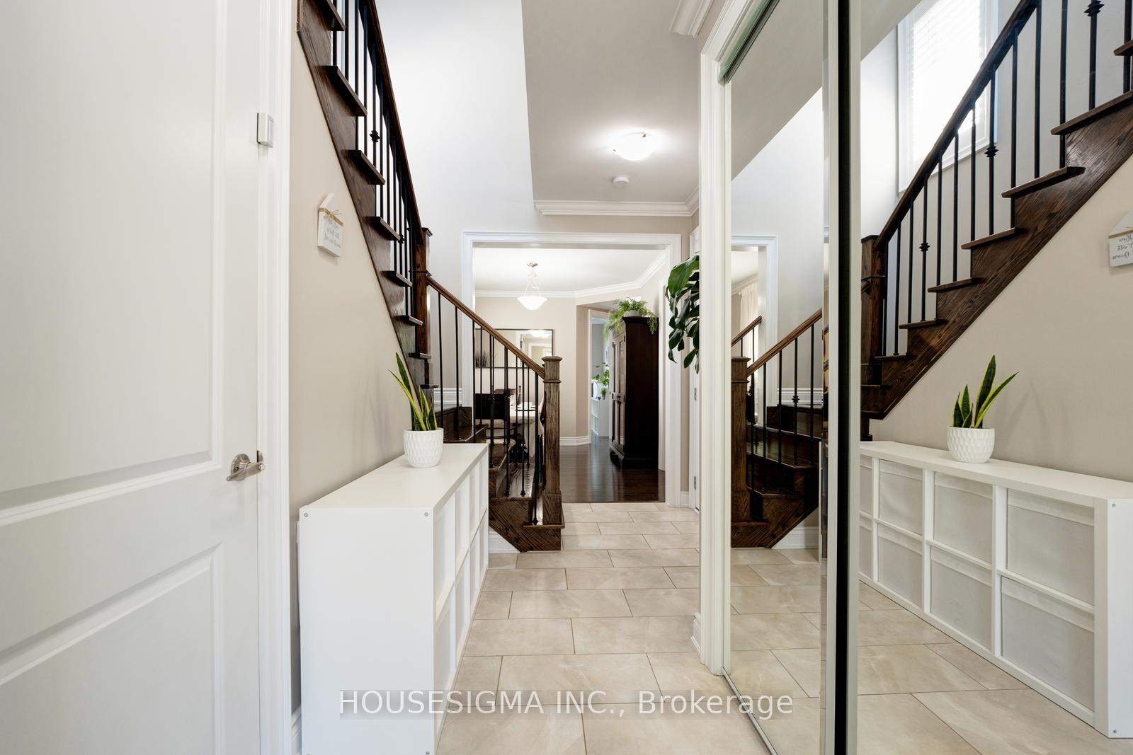 Photo 3 of 45 Seafair Crescent, Brampton, Fletcher's West — HOMEH