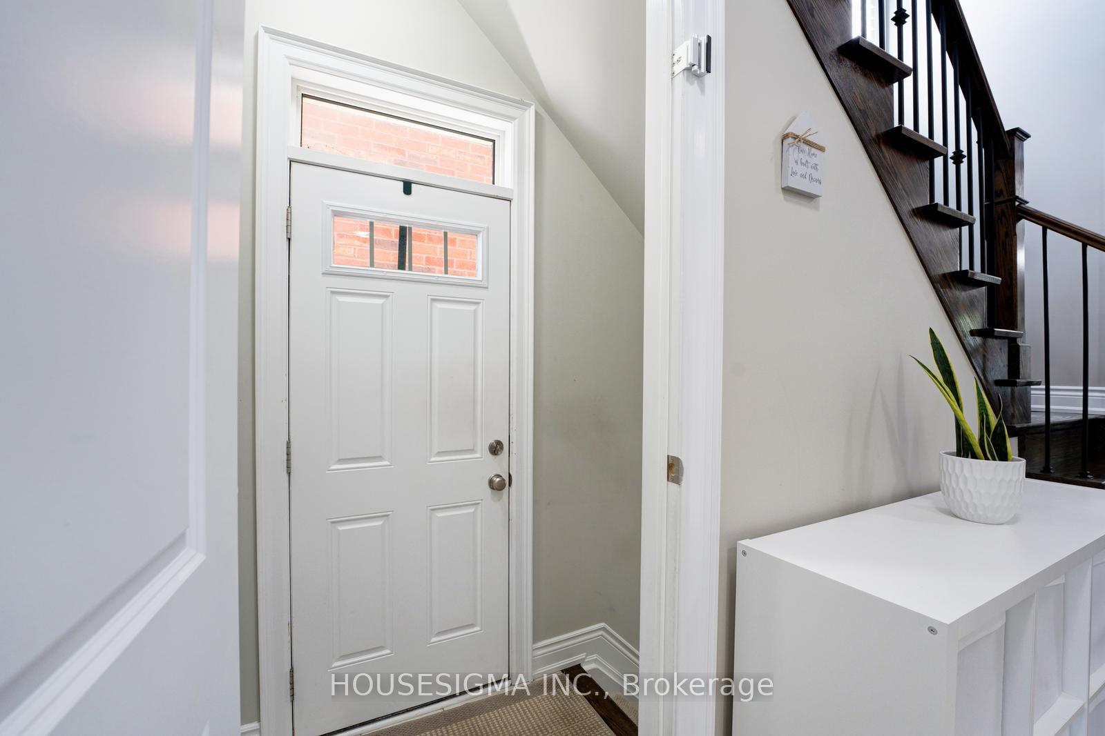 Photo 30 of 45 Seafair Crescent, Brampton, Fletcher's West — HOMEH