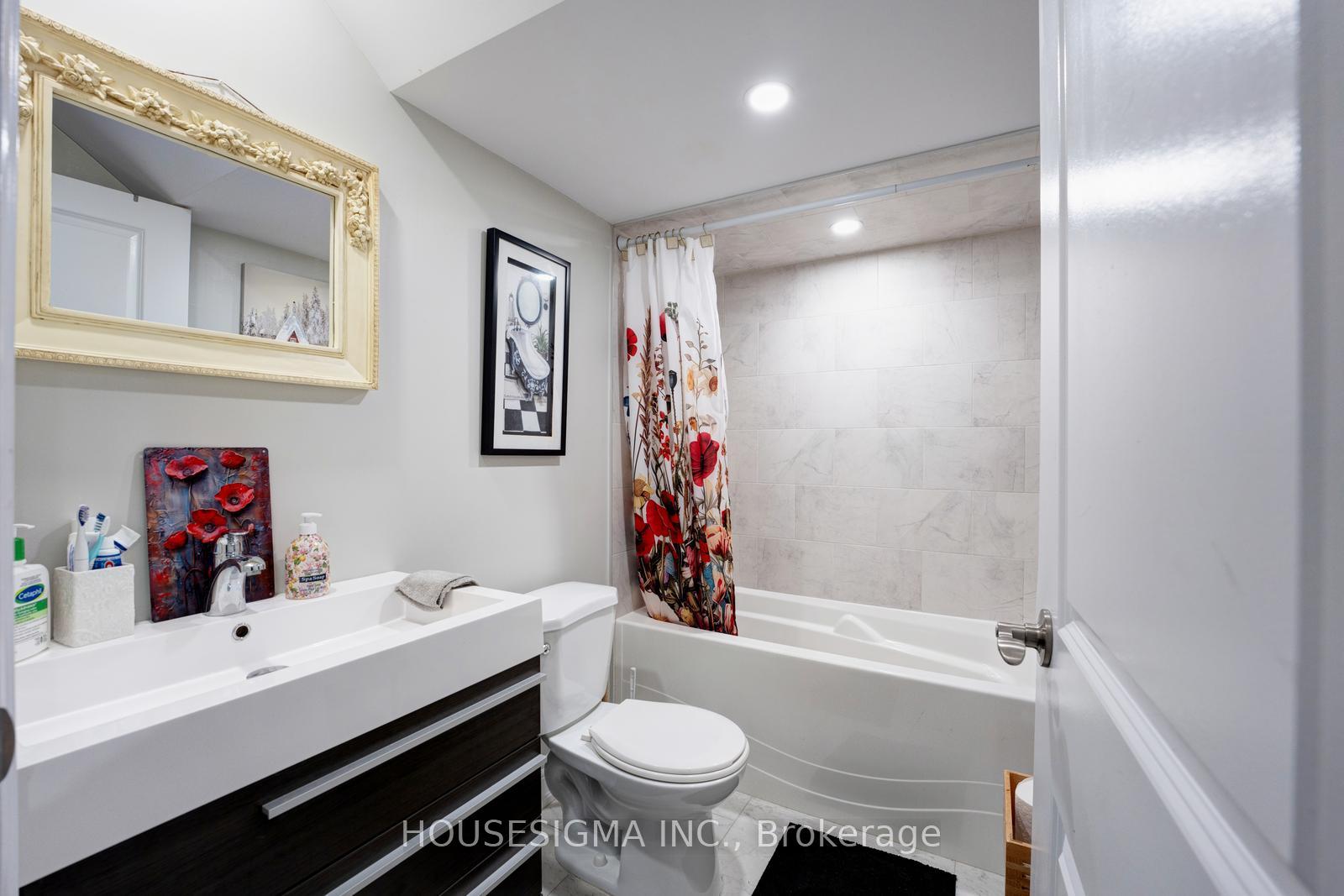 Photo 33 of 45 Seafair Crescent, Brampton, Fletcher's West — HOMEH