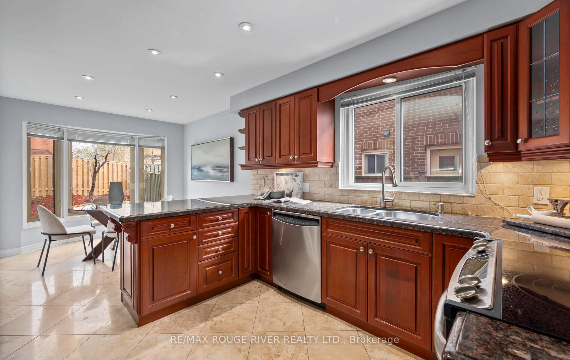 Photo 9 of 776 Pebble Court, Pickering, Amberlea — HOMEH
