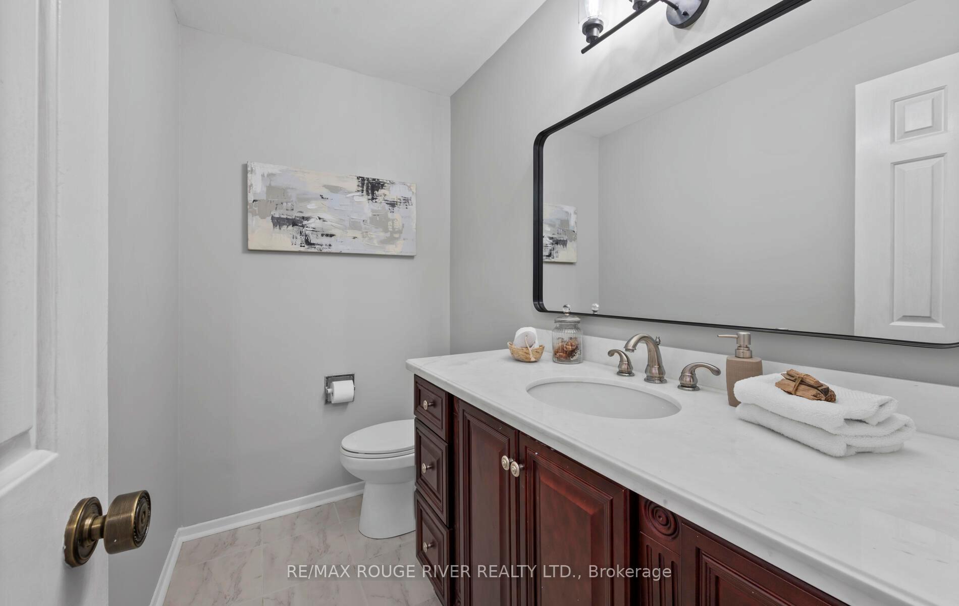 Photo 7 of 776 Pebble Court, Pickering, Amberlea — HOMEH